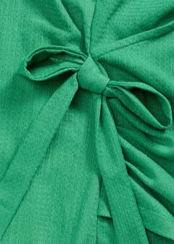 bonprix bonprix Camisetas>Camiseta de crepé de punto con aspecto cruzado verde gema