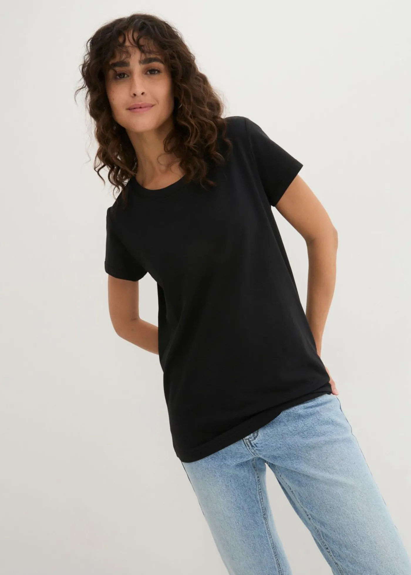 bonprix bonprix Básicos|Camisetas>Camiseta de cuello redondo y manga corta (5 unidades) Negro + negro + negro + blanco + blanco
