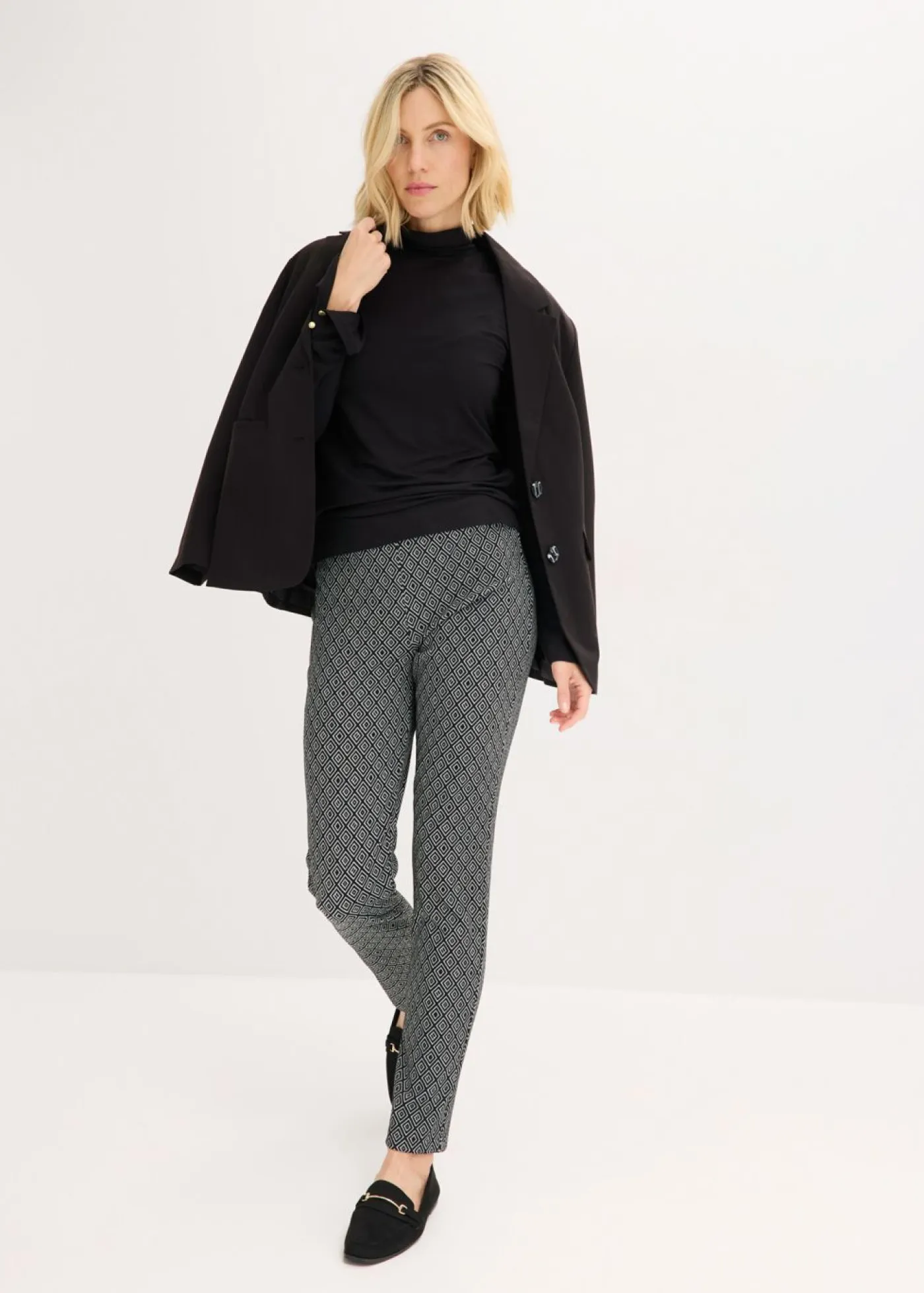 bonprix bonprix Camisetas>Camiseta de cuello vuelto con botones decorativos Negro