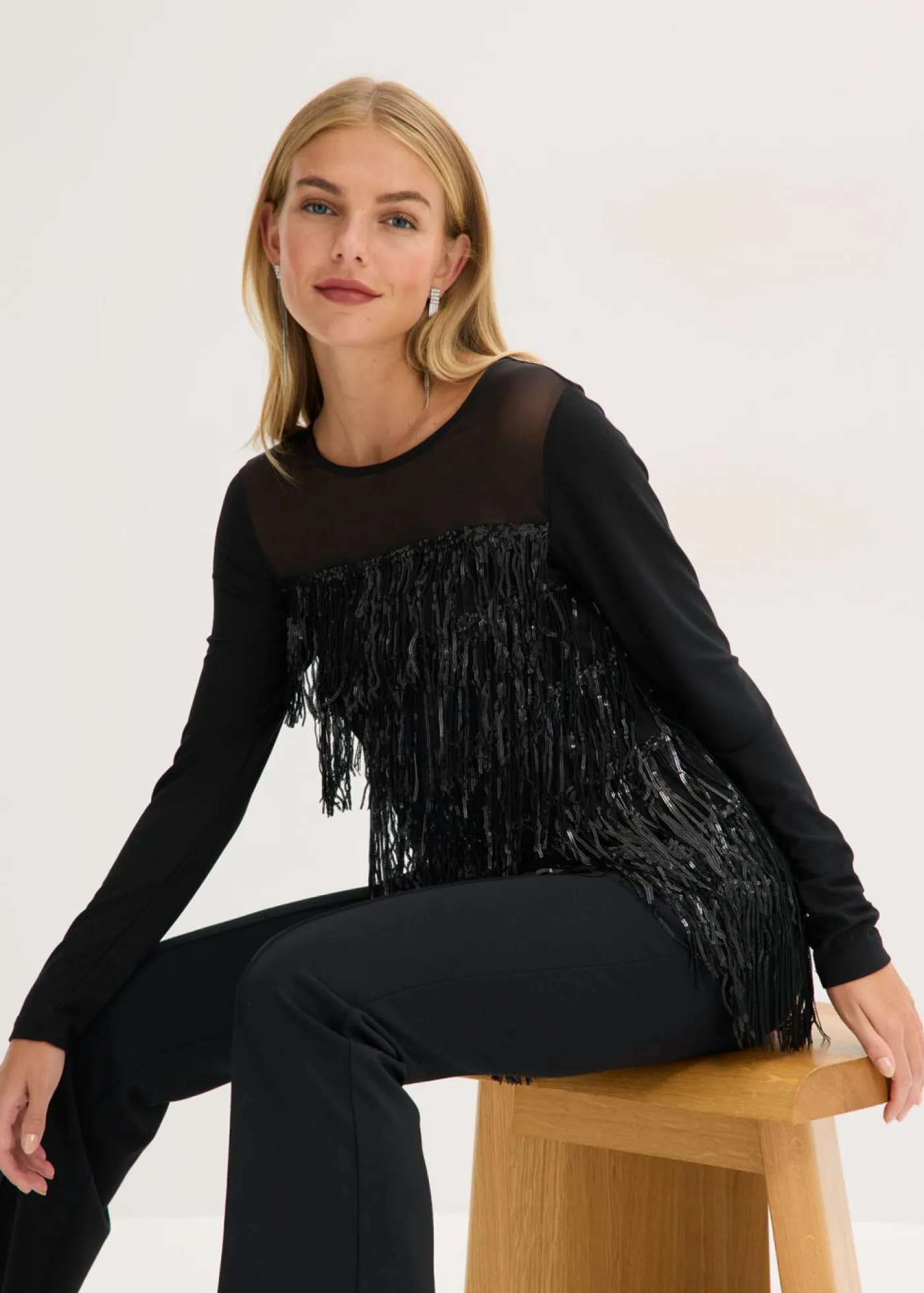 bonprix bonprix Camisetas>Camiseta de manga larga con flecos de lentejuelas Negro