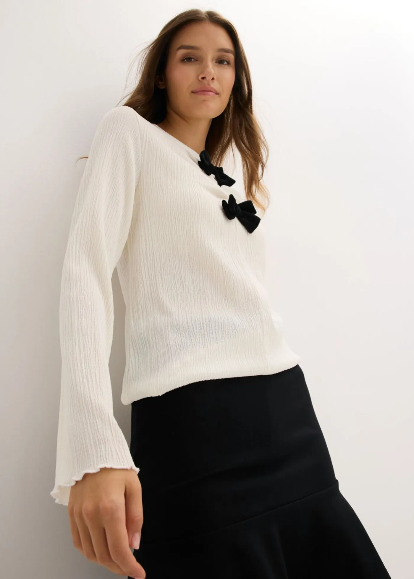 bonprix bonprix Camisetas>Camiseta de manga larga de crepé estructurado Blanco lana