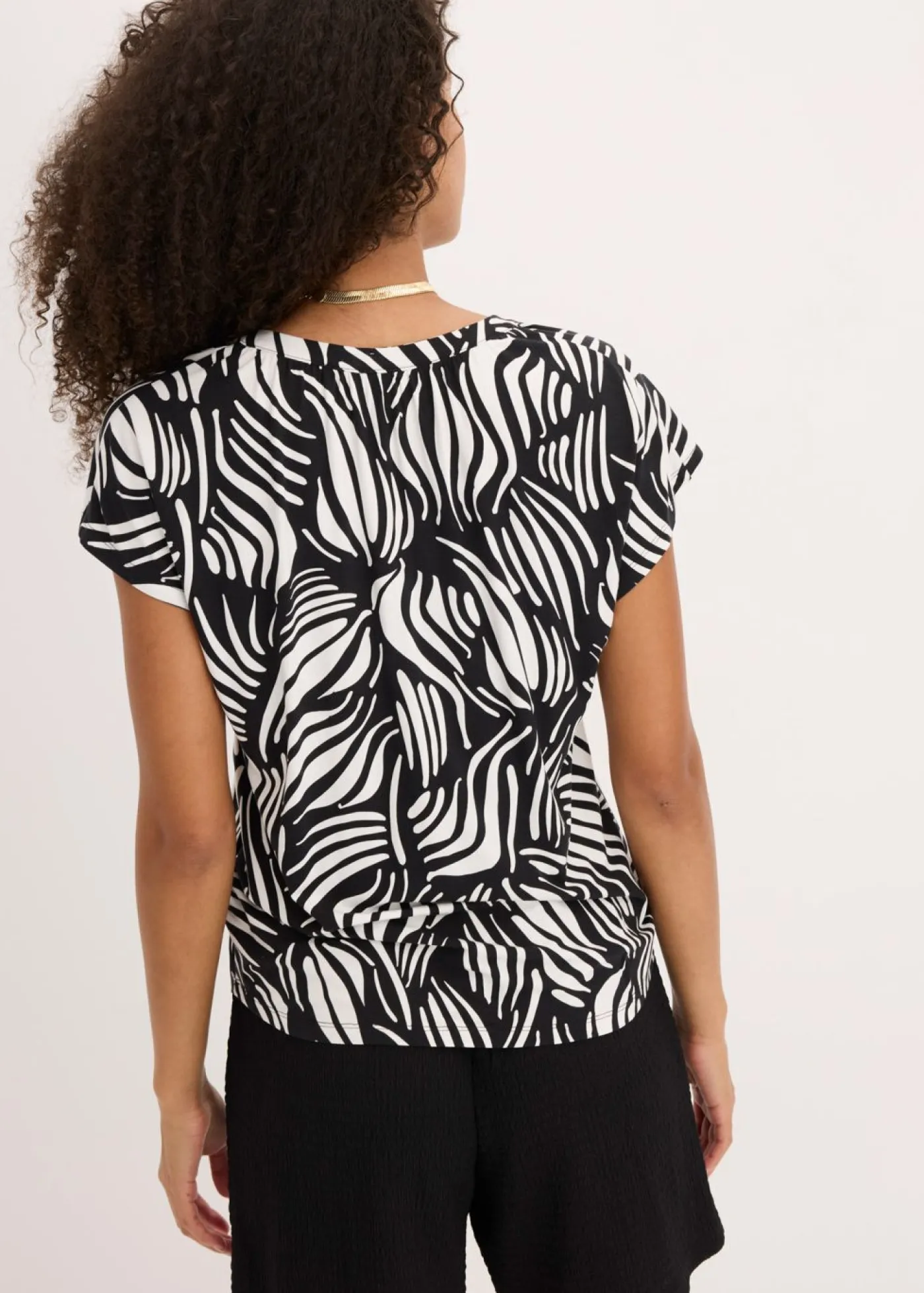 bonprix bonprix Camisetas>Camiseta de mezcla de viscosa suave con cuello henley Negro-blanco lana