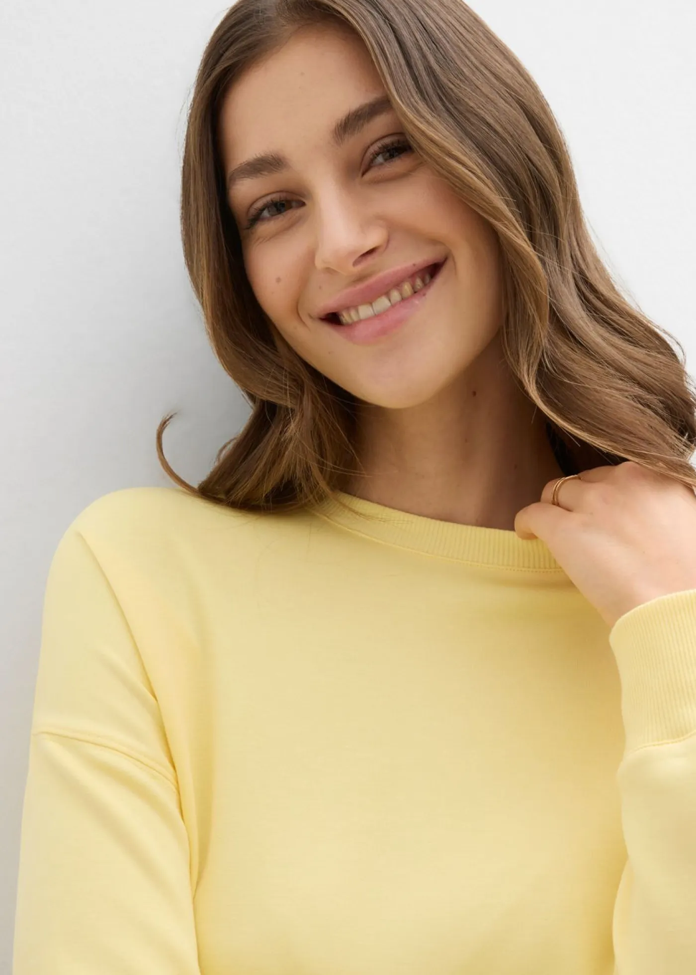 bonprix bonprix Ropa Cómoda|Novedades>Camiseta de neopreno entallada Amarillo claro