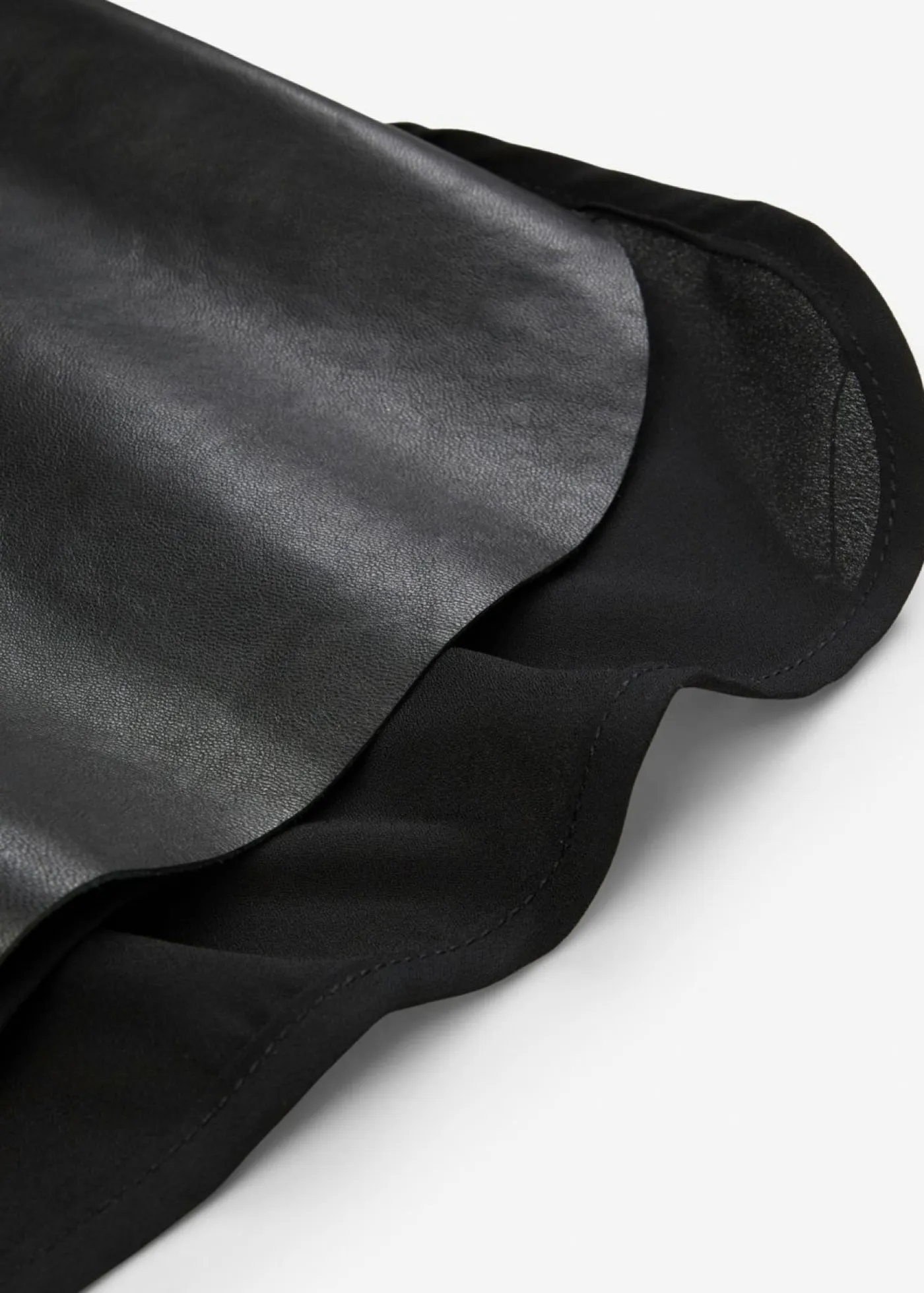 bonprix bonprix Premium|Camisetas>Camiseta de tirantes con parte delantera de napa de cordero Negro