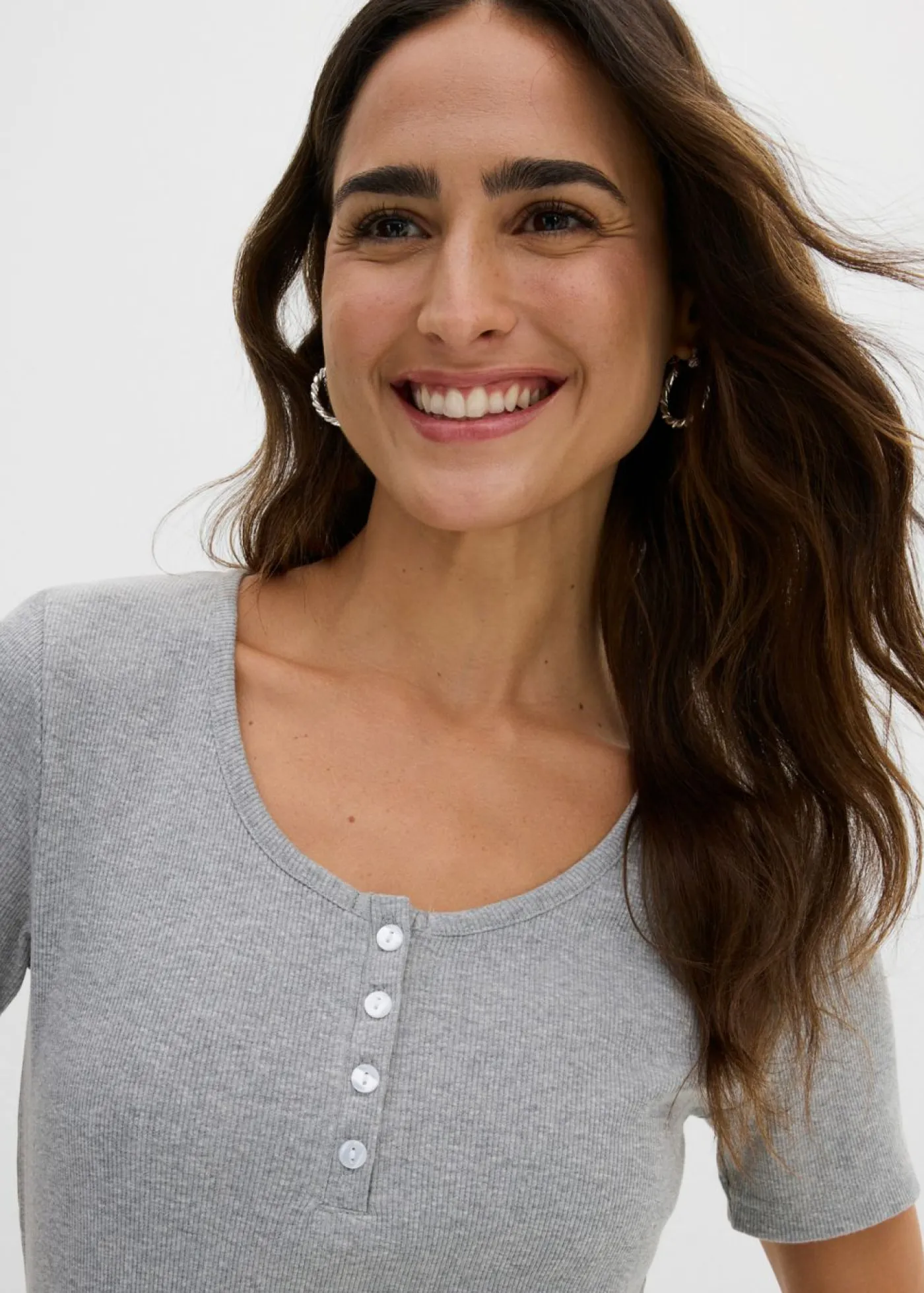 bonprix bonprix Básicos|Camisetas>Camiseta henley con algodón orgánico puro Gris claro jaspeado