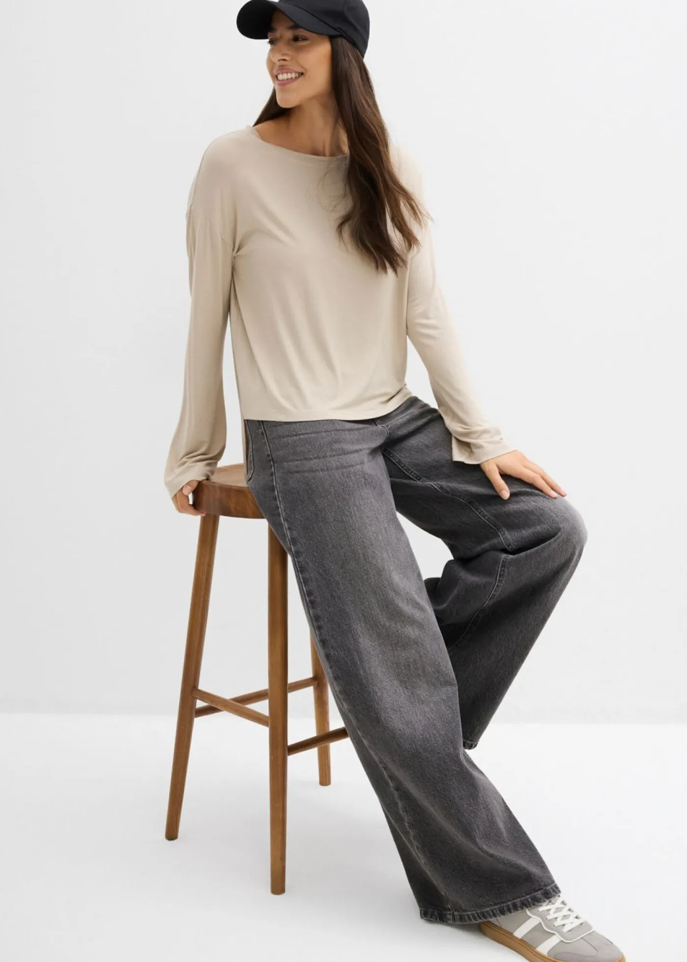 bonprix bonprix Camisetas>Camiseta holgada de mezcla fluida de viscosa y elastano Arena