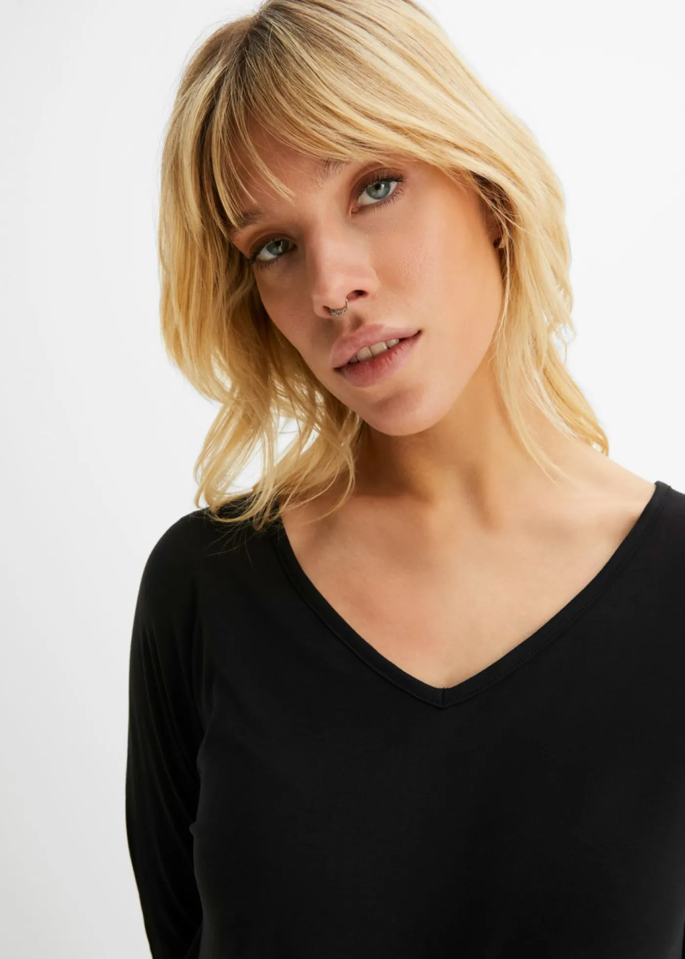 bonprix bonprix Camisetas|Novedades>Camiseta holgada de viscosa fluida Negro