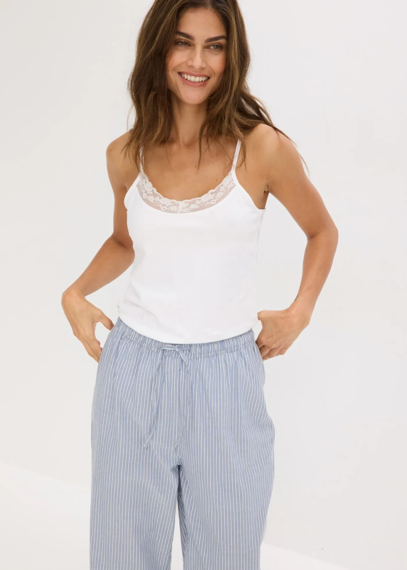 bonprix bonprix Ropa Interior De Algodón>Camiseta interior de algodón orgánico y encaje (2 unidades) Negro-blanco