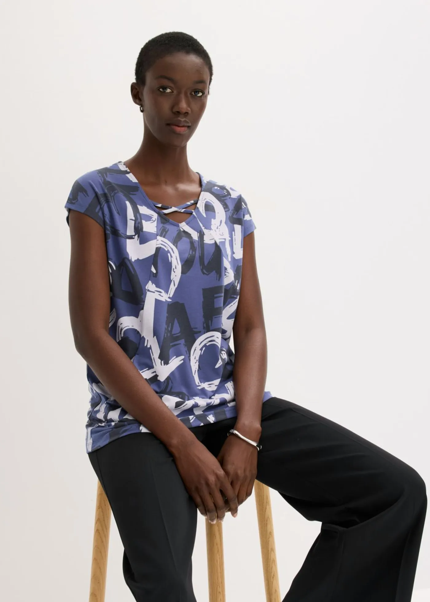 bonprix bonprix Camisetas>Camiseta larga Índigo/azul oscuro/beige natural estampado