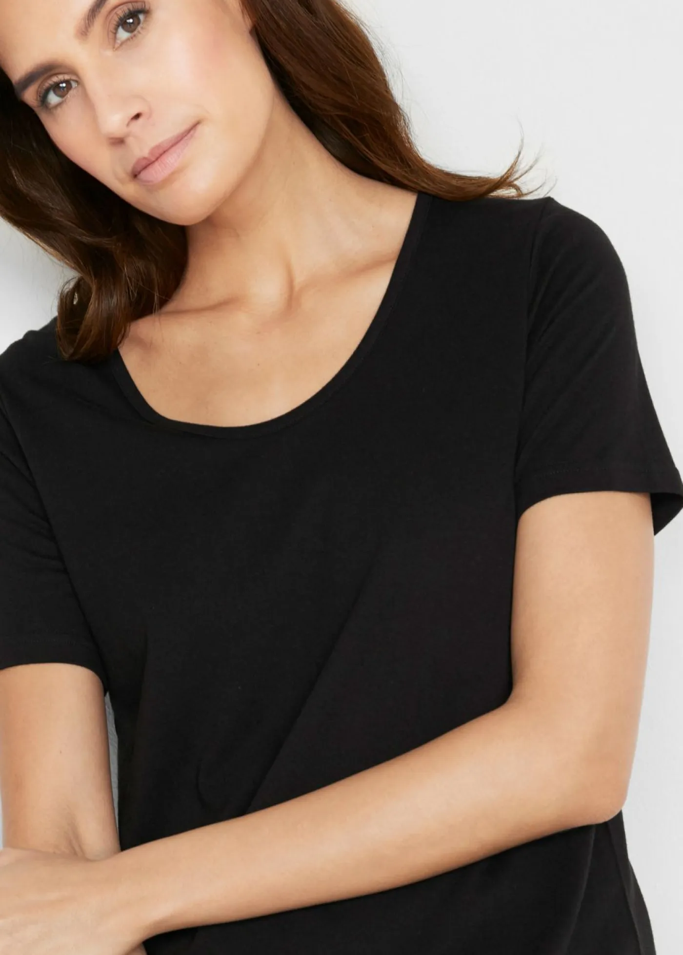 bonprix bonprix Camisetas|Novedades>Camiseta larga asimétrica de mezcla de algodón y viscosa Negro