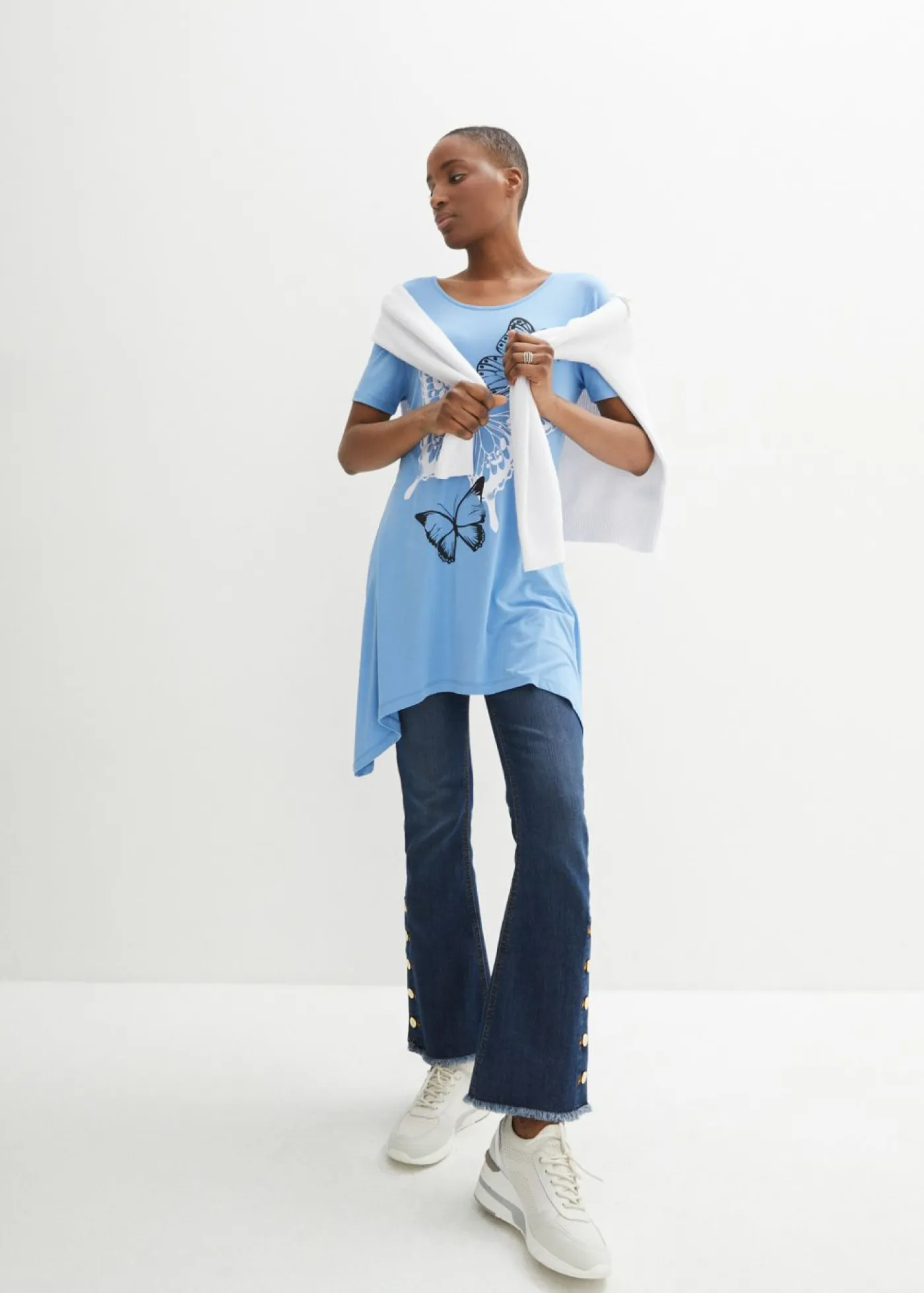 Mujer bonprix bonprix Camiseta larga con bajo irregular y estampado de mariposas