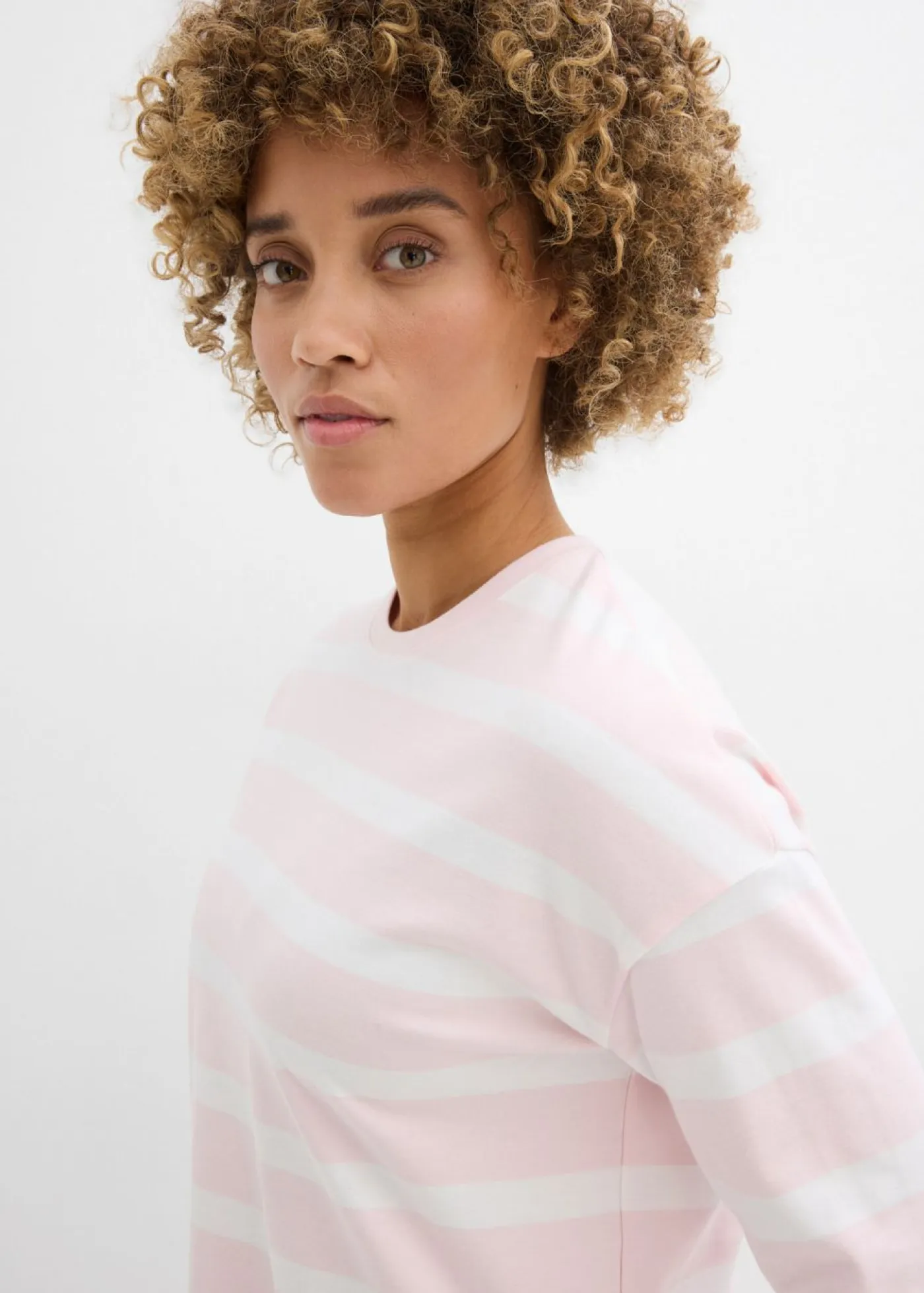 bonprix bonprix Camisetas|Novedades>Camiseta larga de algodón orgánico pesado rosa claro-blanco lana rayas horizontales