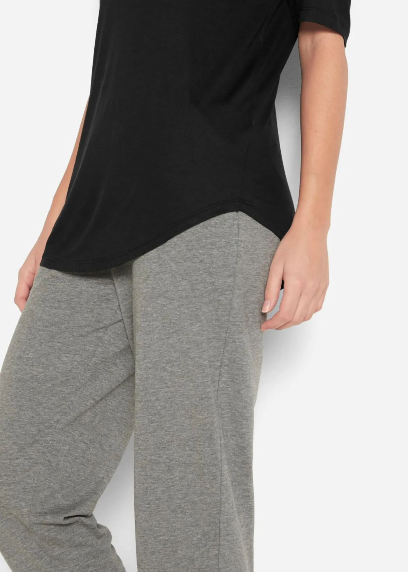 bonprix bonprix Básicos|Camisetas>Camiseta larga de viscosa suave (2 unidades) Negro+blanco