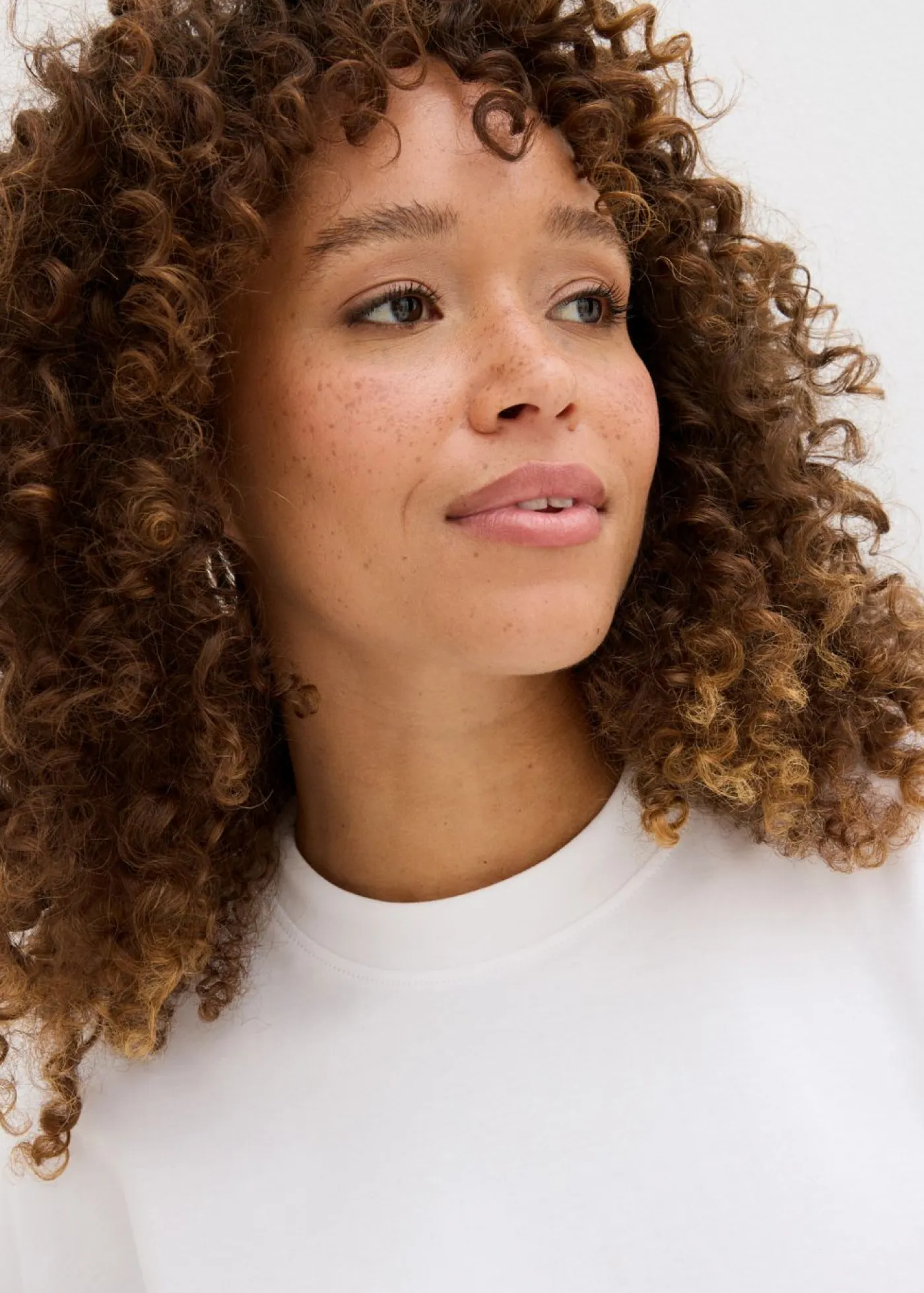 bonprix bonprix Básicos|Camisetas>Camiseta oversize, corta, de algodón orgánico puro y pesado Blanco