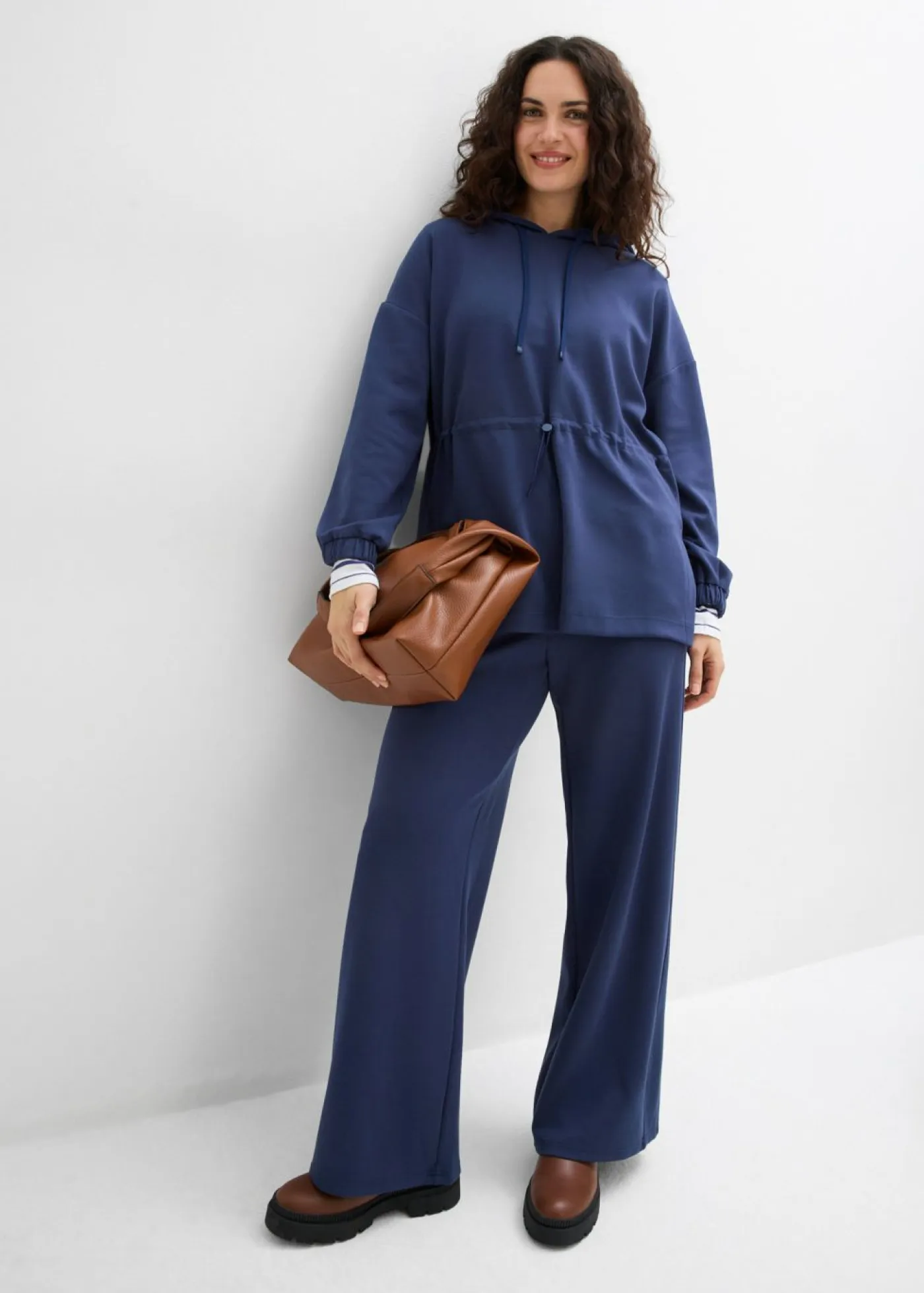 bonprix bonprix Ropa Cómoda|Camisetas>Camiseta oversize de neopreno suave Azul marino