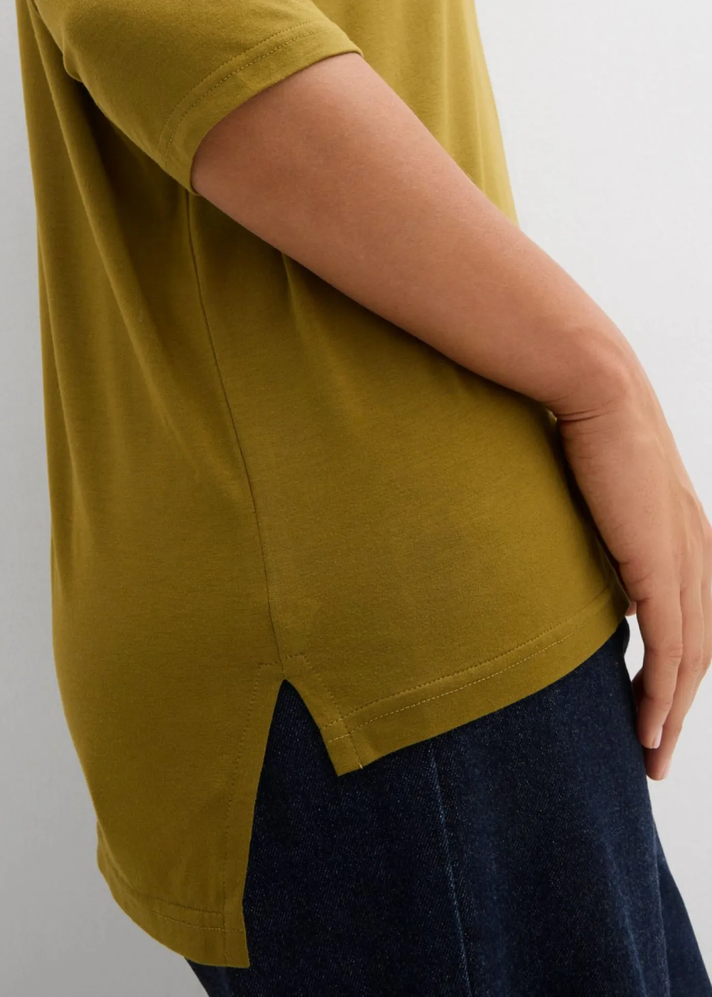 bonprix bonprix Camisetas|Novedades>Camiseta tipo boxy de mezcla de viscosa suave Verde-natural