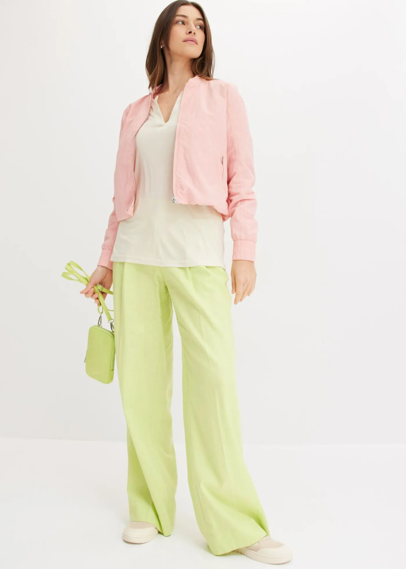 bonprix bonprix Chaquetas Y Abrigos>Cazadora corta y suave rosa pálido