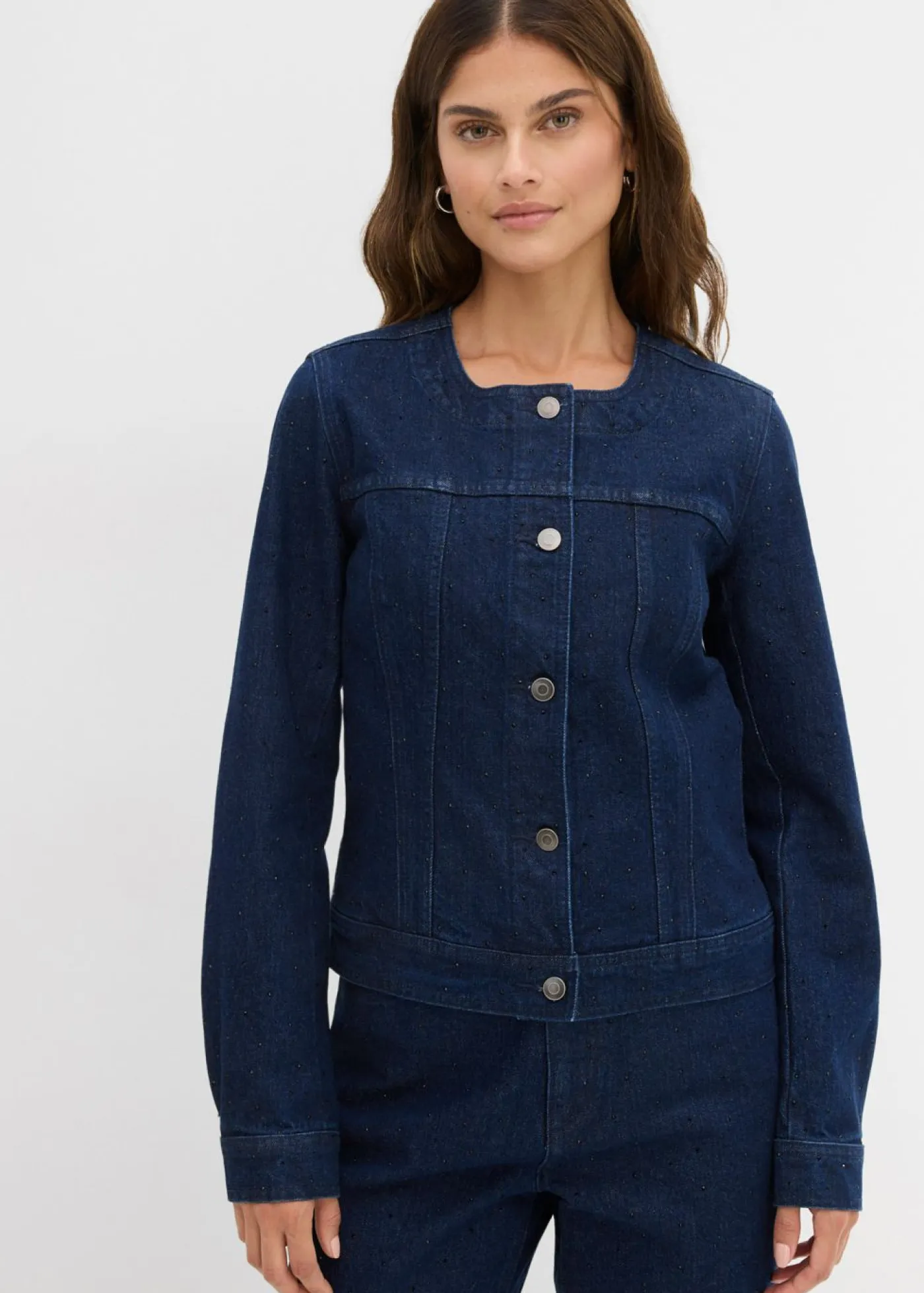 bonprix bonprix Chaquetas Y Abrigos>Cazadora vaquera con piedras brillantes Azul oscuro denim