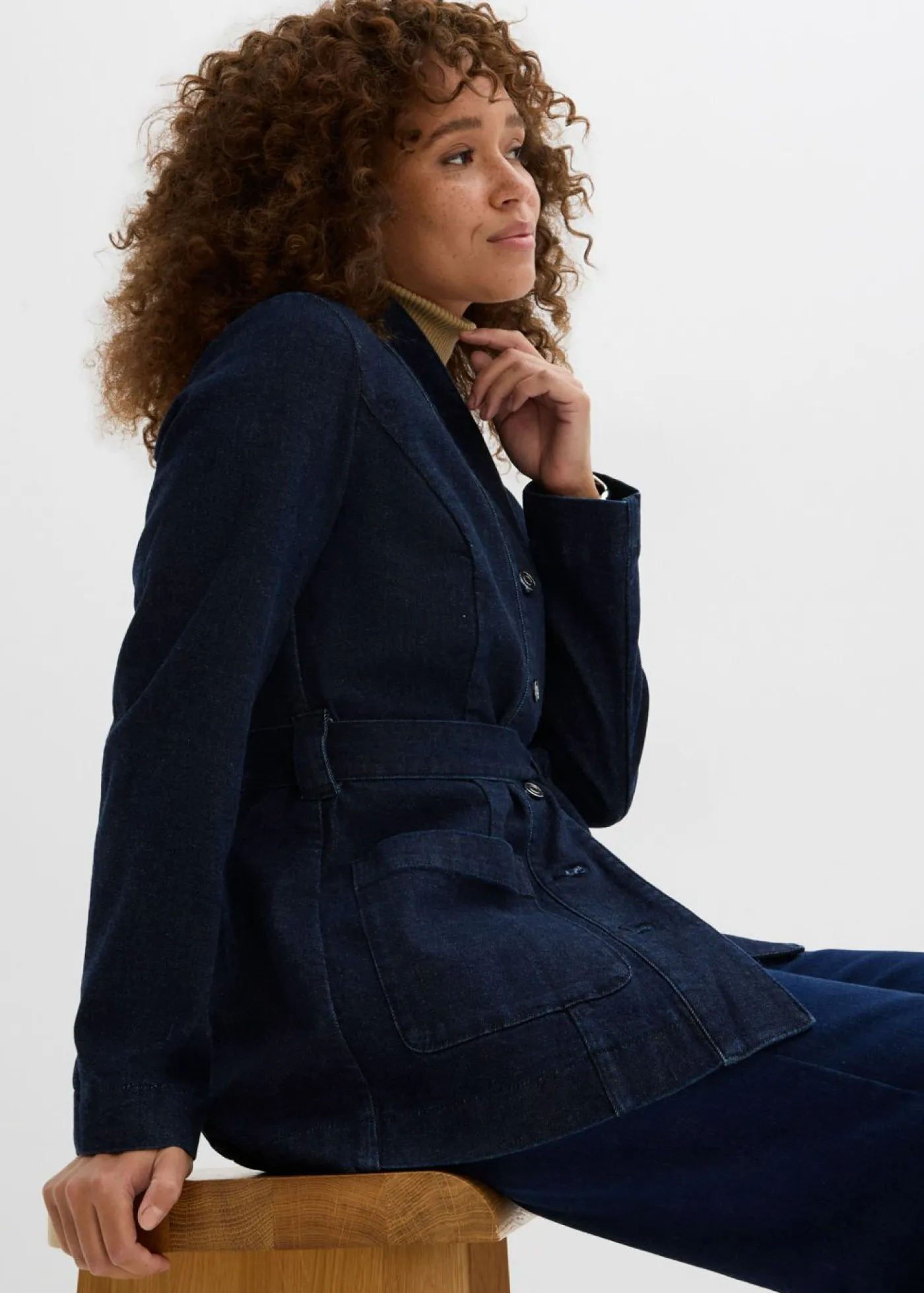 bonprix bonprix Chaquetas Y Abrigos>Cazadora vaquera de algodón con cinturón Azul oscuro denim