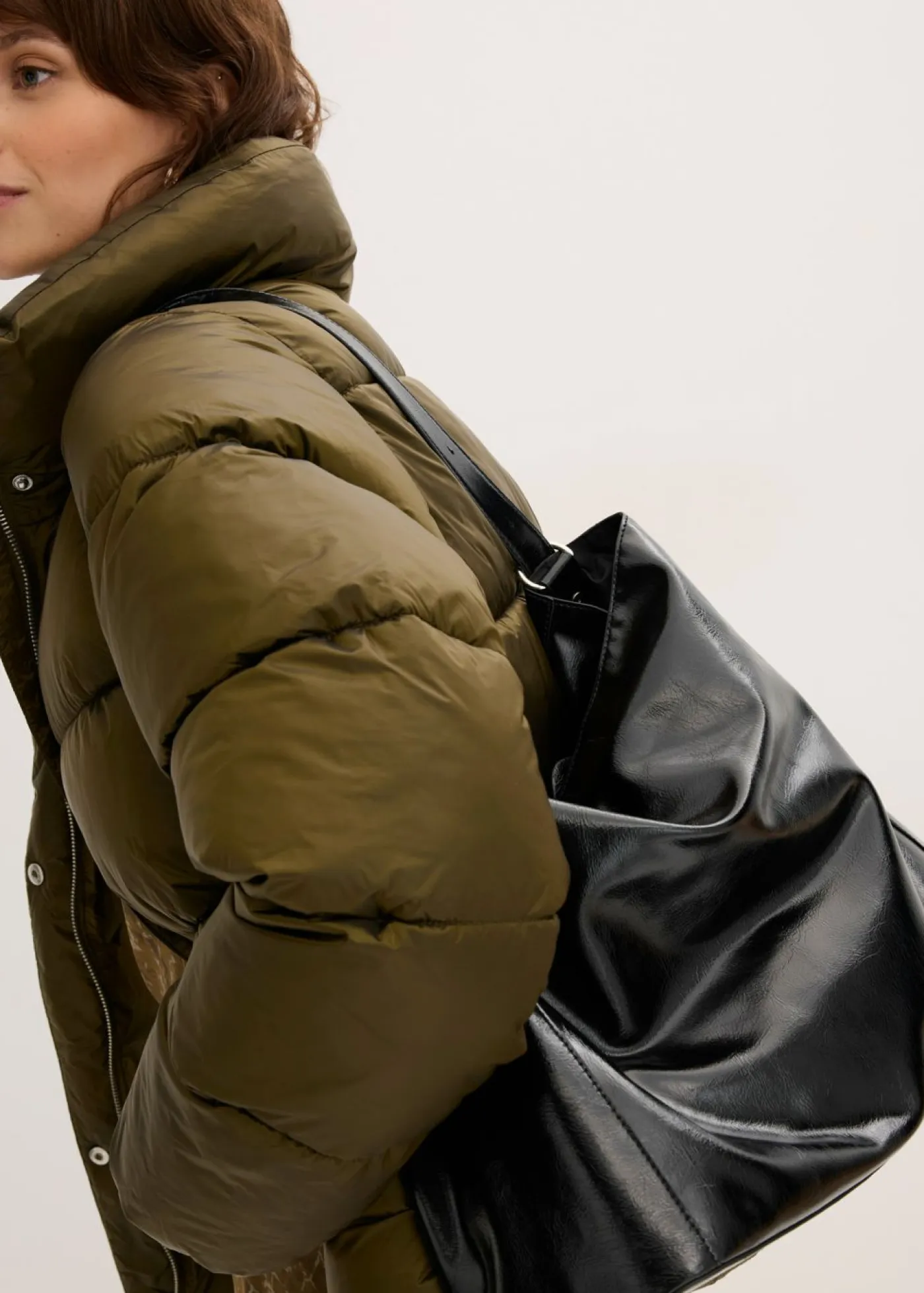 bonprix bonprix Chaquetas Y Abrigos>Chaqueta acolchada con corte holgado Oliva