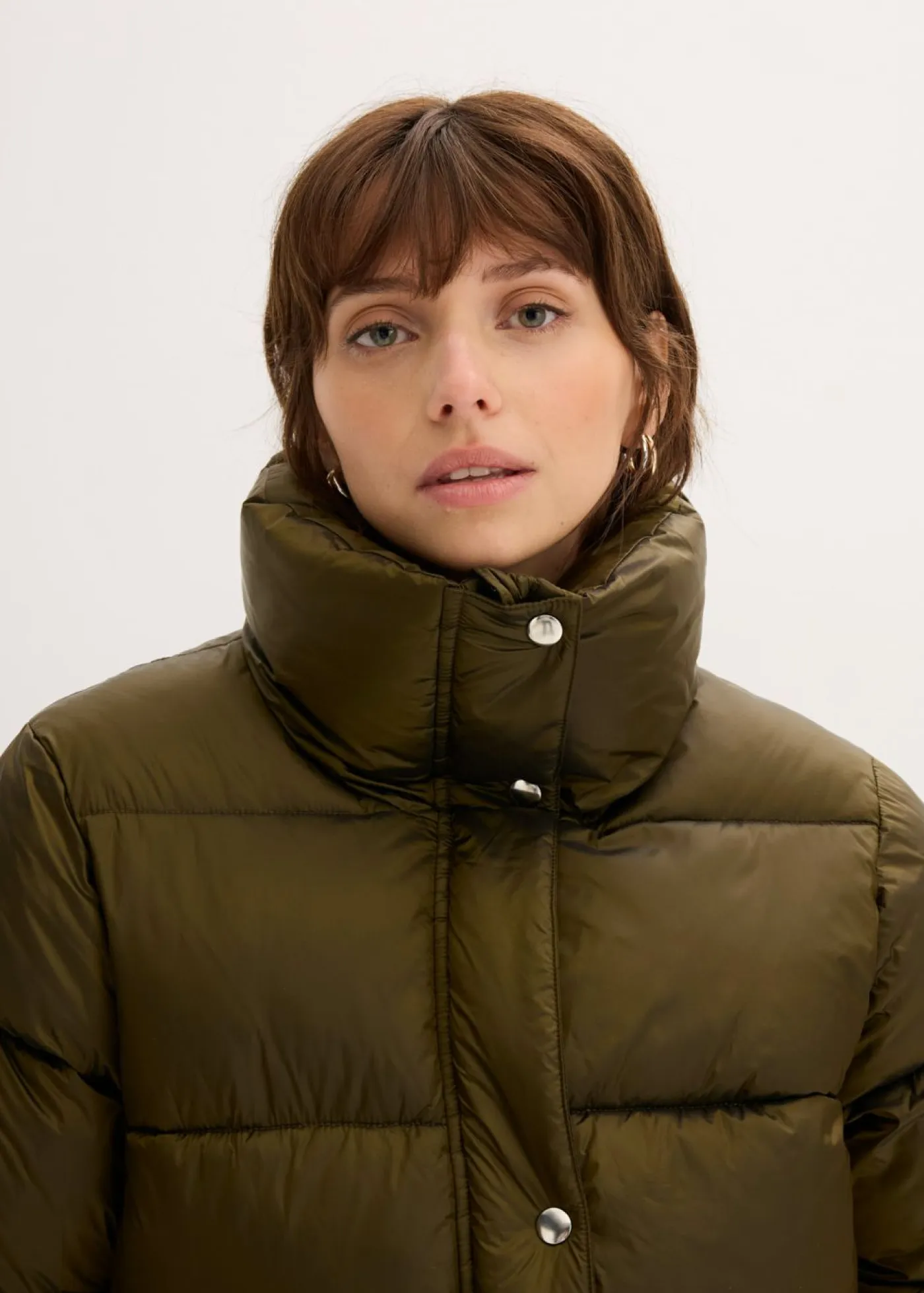 bonprix bonprix Chaquetas Y Abrigos>Chaqueta acolchada con corte holgado Oliva