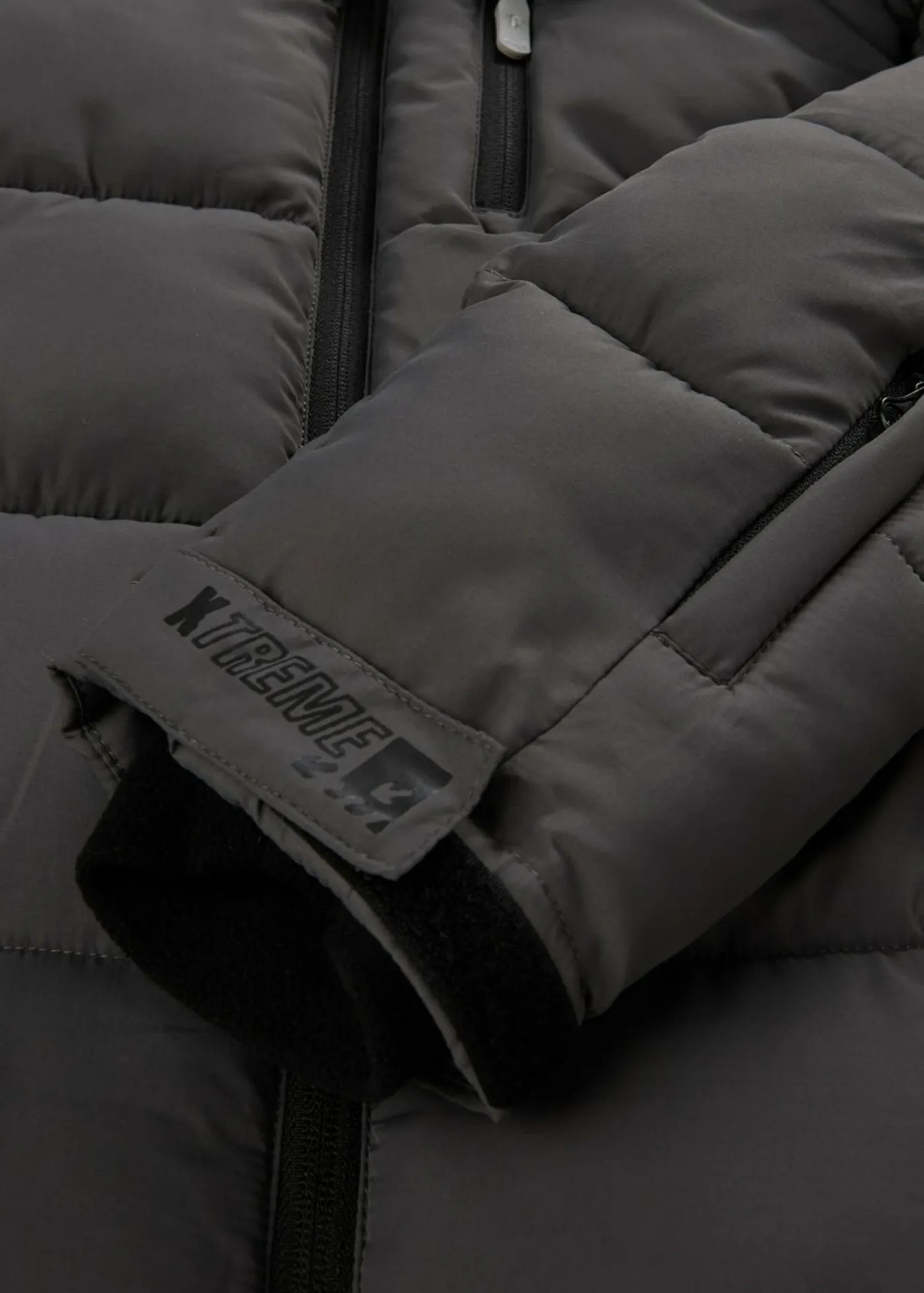 bonprix bonprix Ropa 9 A 16 Años·Chaquetas Y Ropa Outdoor>Chaqueta acolchada de invierno con forro cálido y capucha pizarra