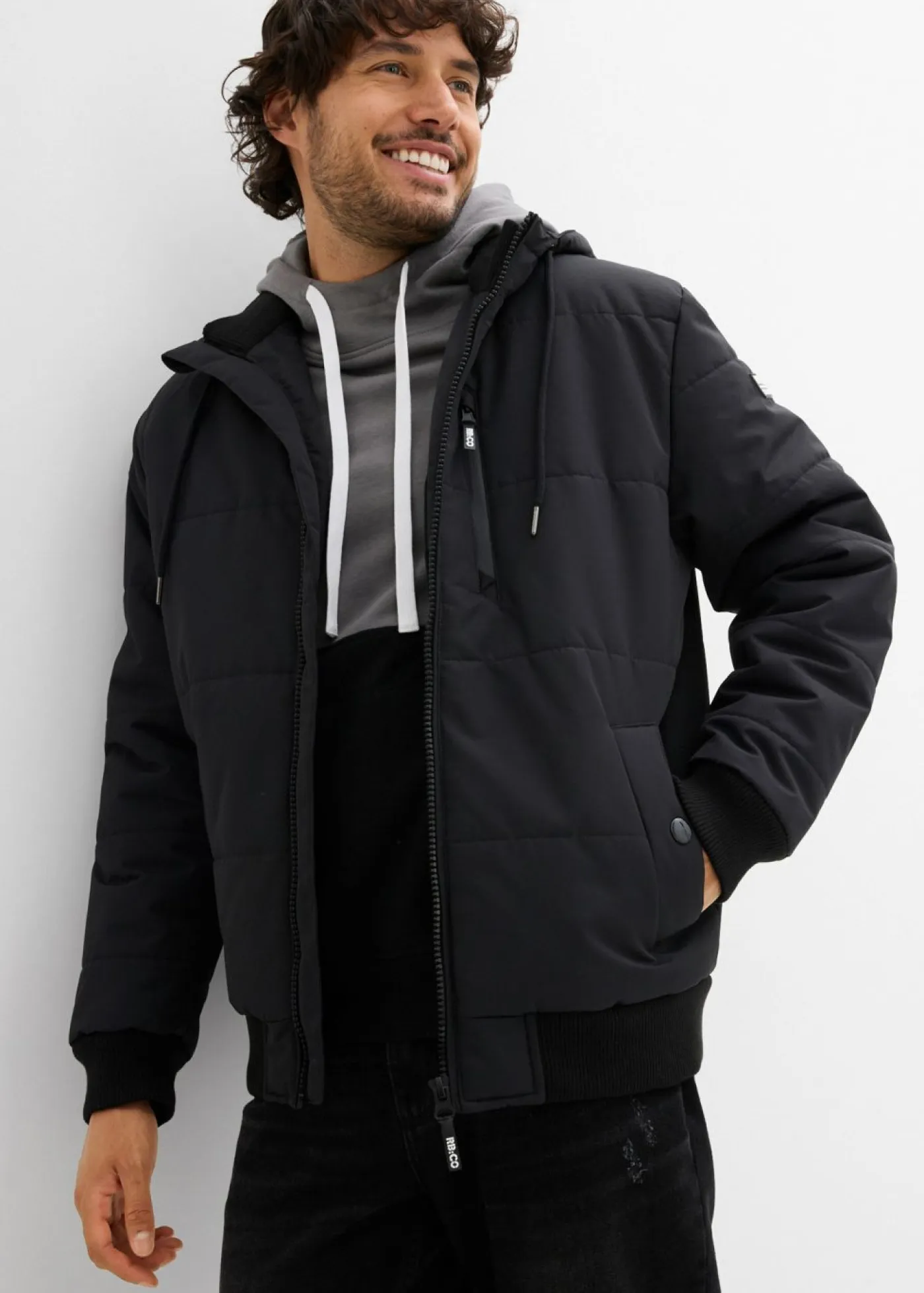 bonprix bonprix Chaquetas Y Abrigos·Chaquetas|Chaquetas Y Abrigos·Abrigos De Invierno>Chaqueta acolchada de invierno tipo cazadora con capucha Negro