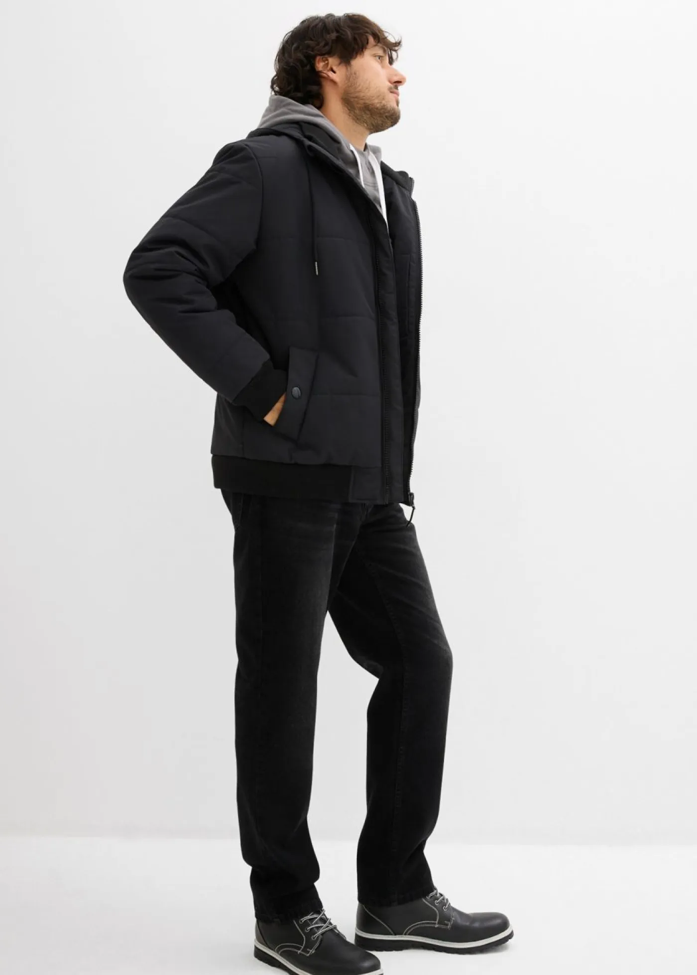 bonprix bonprix Chaquetas Y Abrigos·Chaquetas|Chaquetas Y Abrigos·Abrigos De Invierno>Chaqueta acolchada de invierno tipo cazadora con capucha Negro