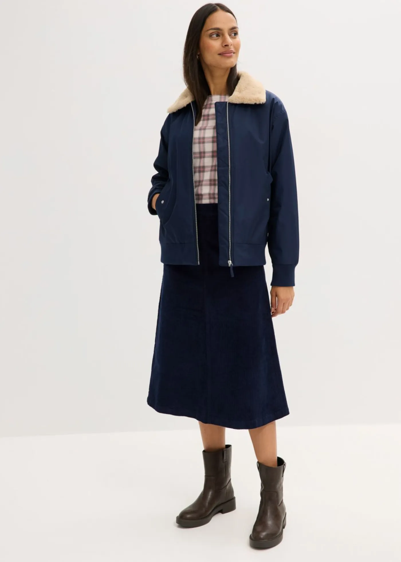 bonprix bonprix Chaquetas Y Abrigos>Chaqueta acolchada para exteriores azul tinta