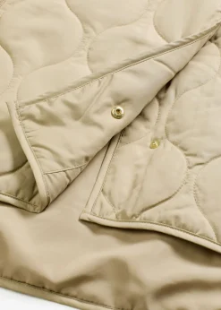 bonprix bonprix Chaquetas Y Abrigos>Chaqueta acolchada ultraligera con corte holgado Verde aceite