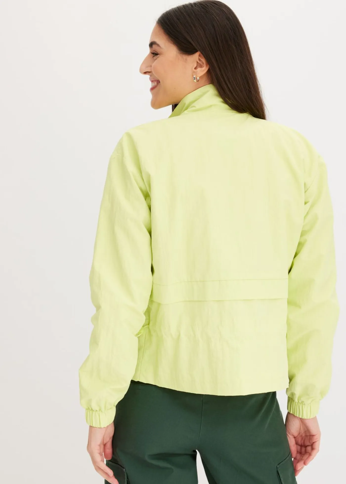 bonprix bonprix Chaquetas Y Abrigos>Chaqueta corta con cordón ajustable en la cintura Verde menta