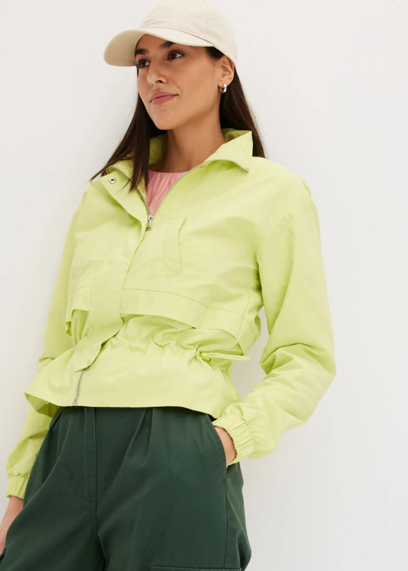 bonprix bonprix Chaquetas Y Abrigos>Chaqueta corta con cordón ajustable en la cintura Verde menta