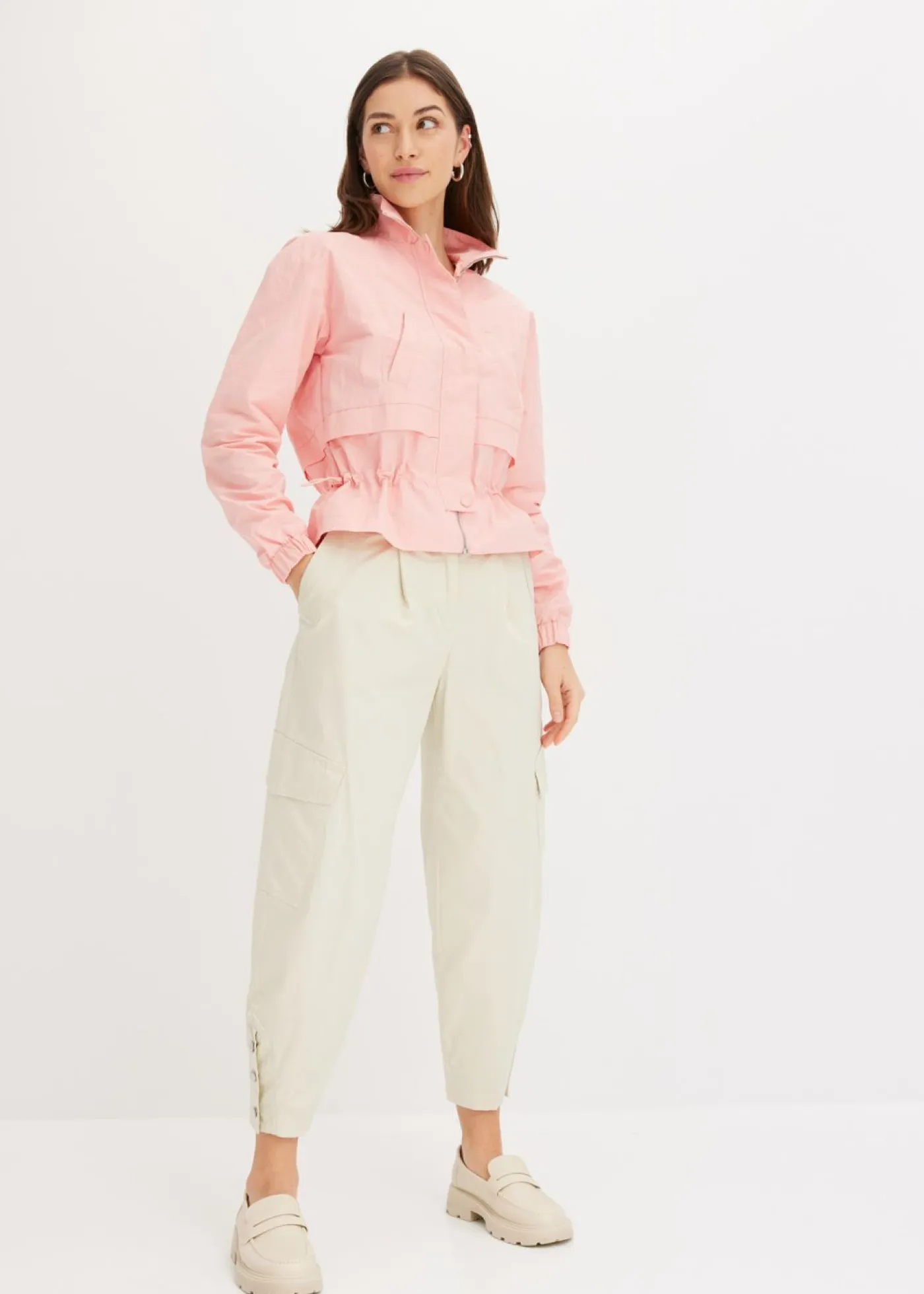 Mujer bonprix bonprix Chaqueta corta con cordón ajustable en la cintura