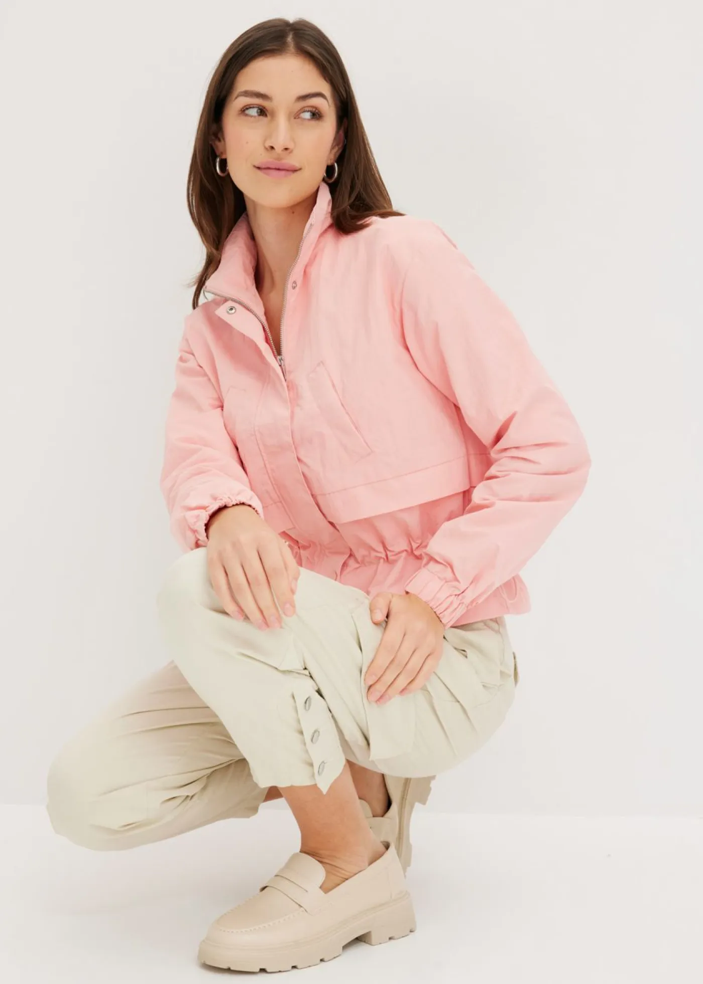 Mujer bonprix bonprix Chaqueta corta con cordón ajustable en la cintura