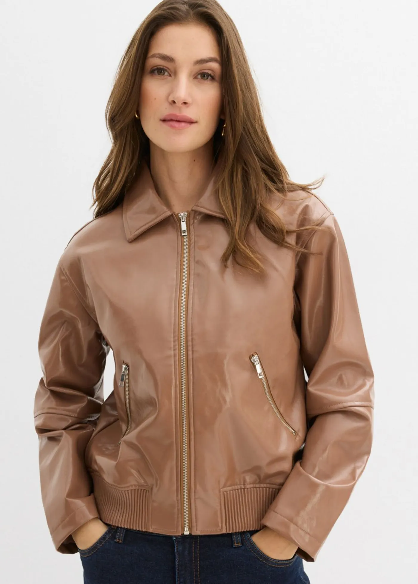 bonprix bonprix Chaquetas Y Abrigos|Novedades>Chaqueta corta de piel sintética Marrón castaño