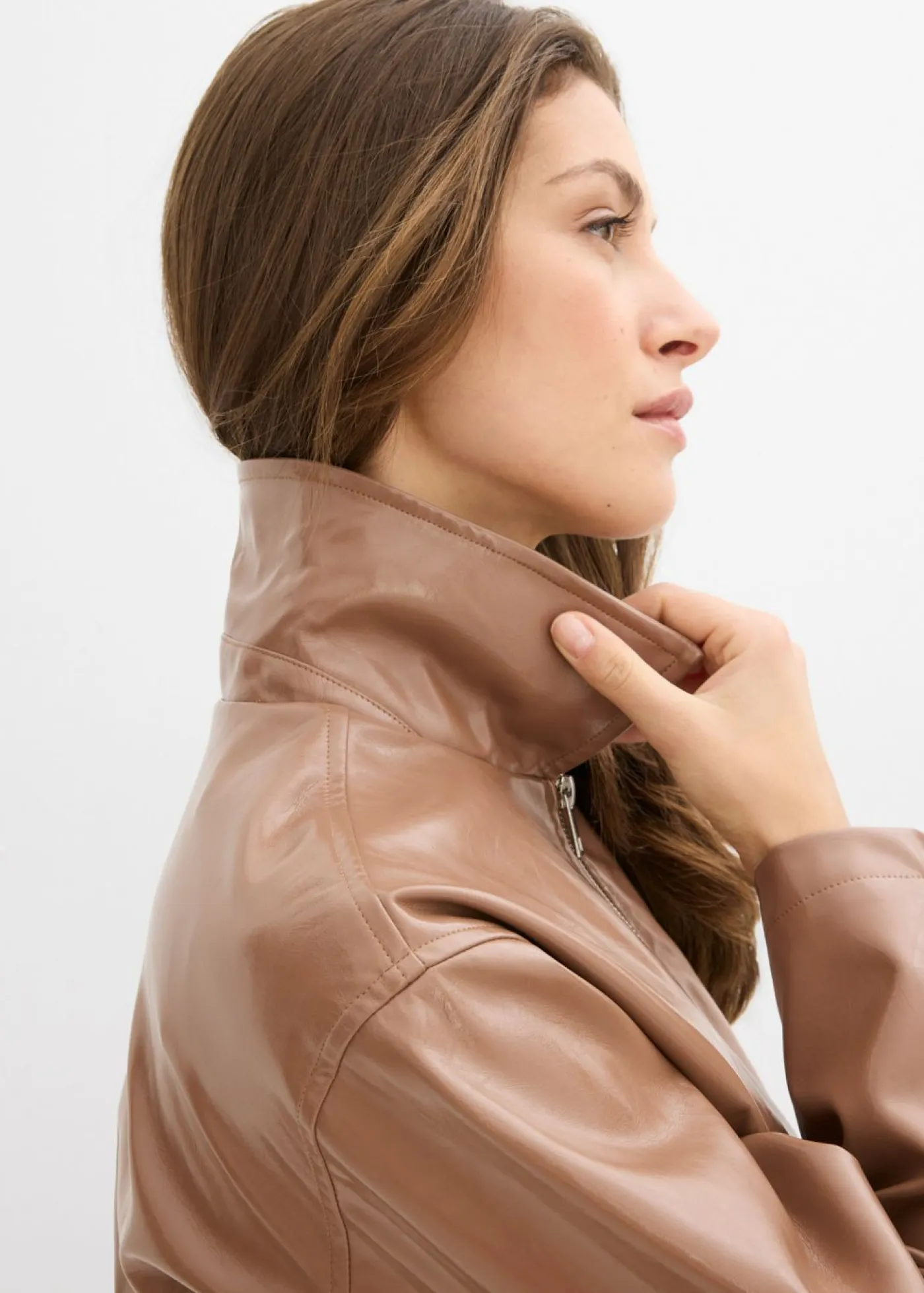 bonprix bonprix Chaquetas Y Abrigos|Novedades>Chaqueta corta de piel sintética Marrón castaño