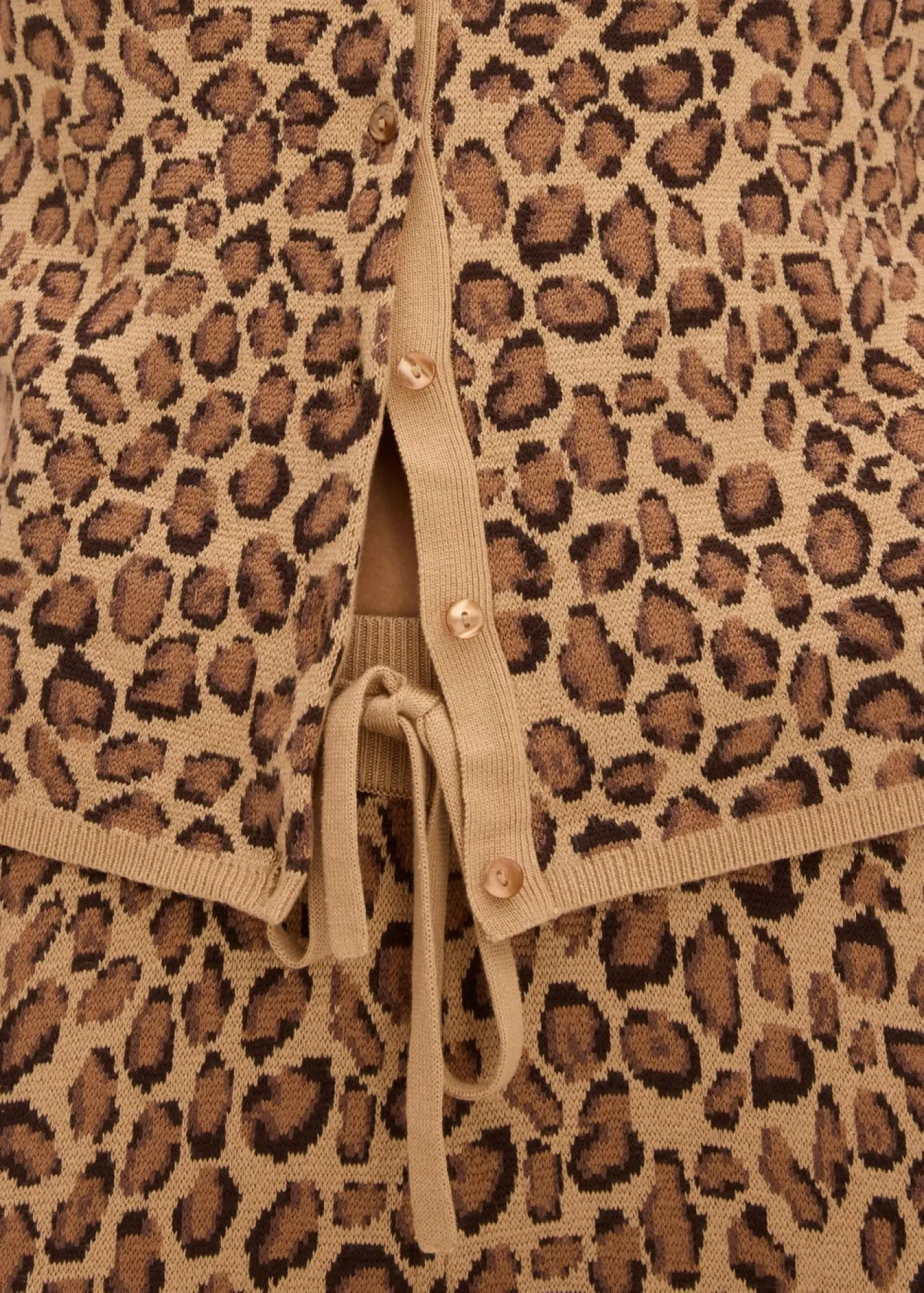 bonprix bonprix Jerséis|Ropa De Punto>Chaqueta corta de punto fino estampado leo marrón oscuro