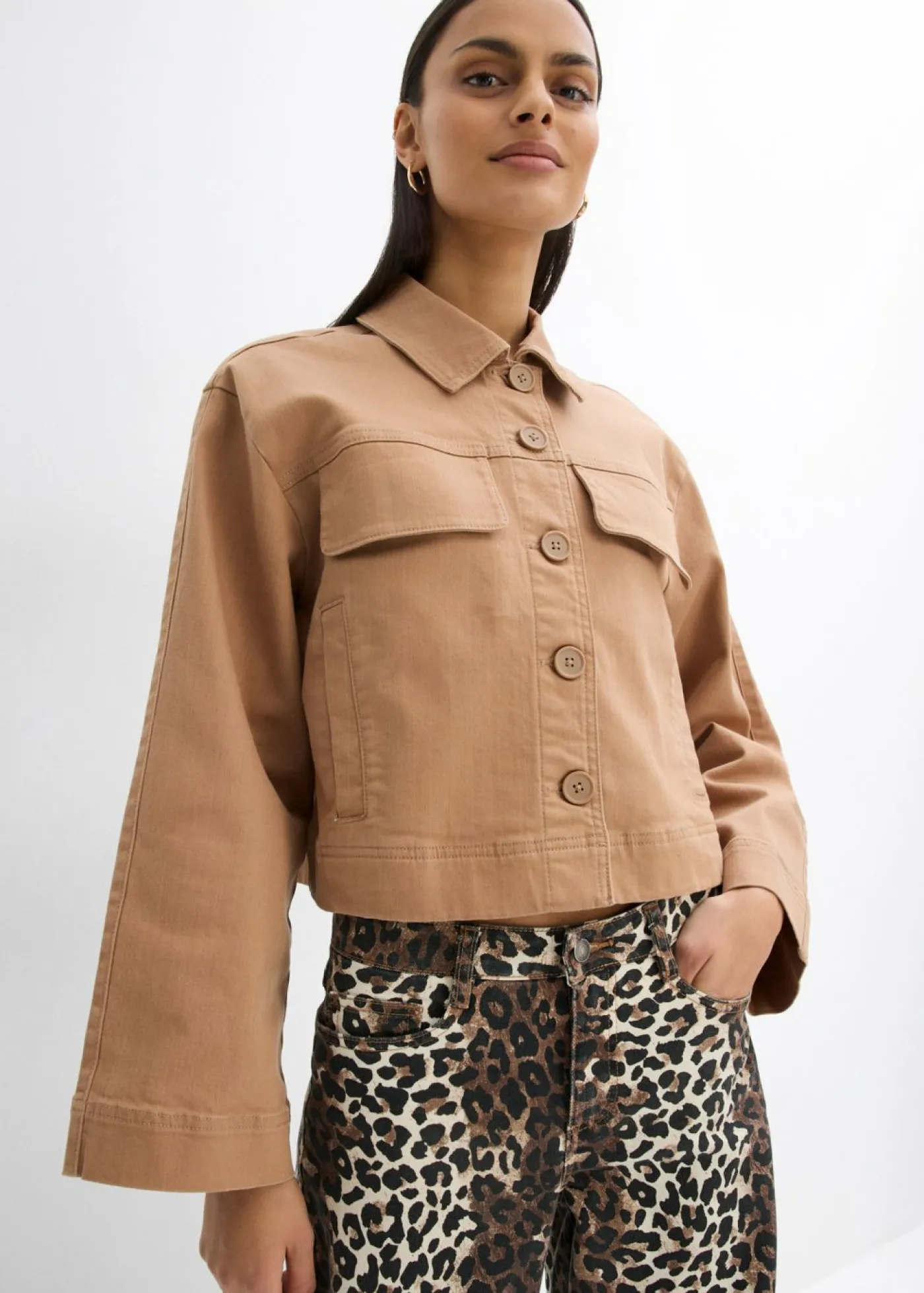 bonprix bonprix Chaquetas Y Abrigos>Chaqueta corta de sarga Camel