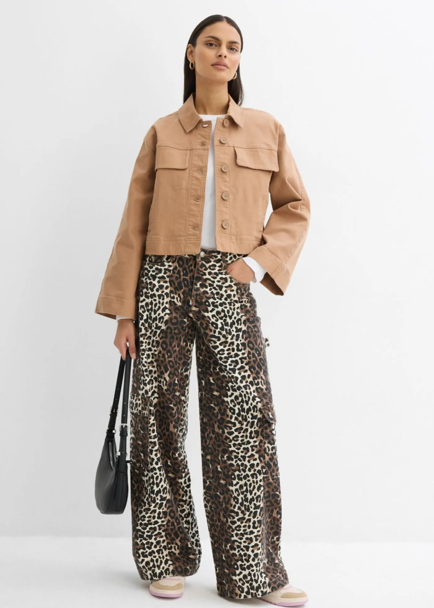 bonprix bonprix Chaquetas Y Abrigos>Chaqueta corta de sarga Camel