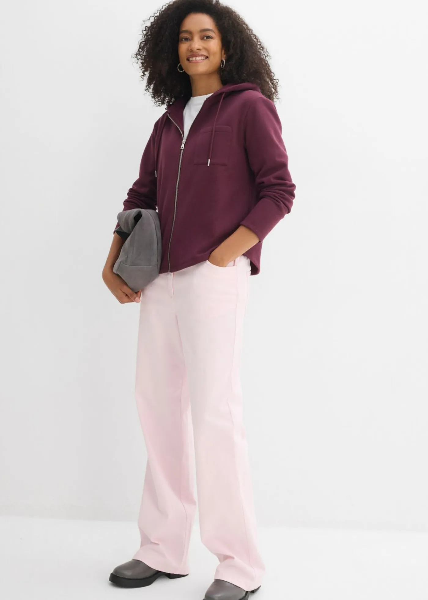 bonprix bonprix Ropa Cómoda>Chaqueta de chándal con capucha y poliéster reciclado rojo burdeos