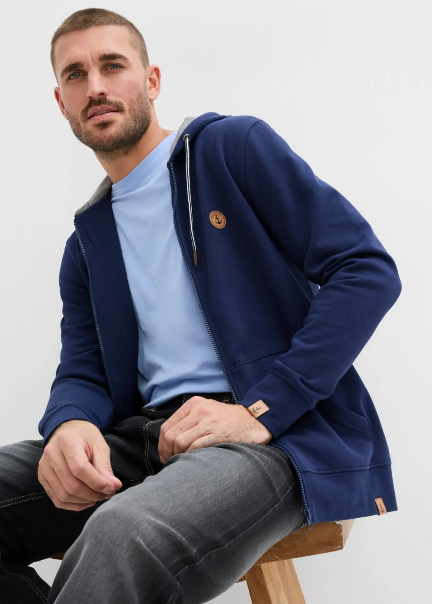 Hombre bonprix bonprix Chaqueta de chándal con capucha de algodón orgánico