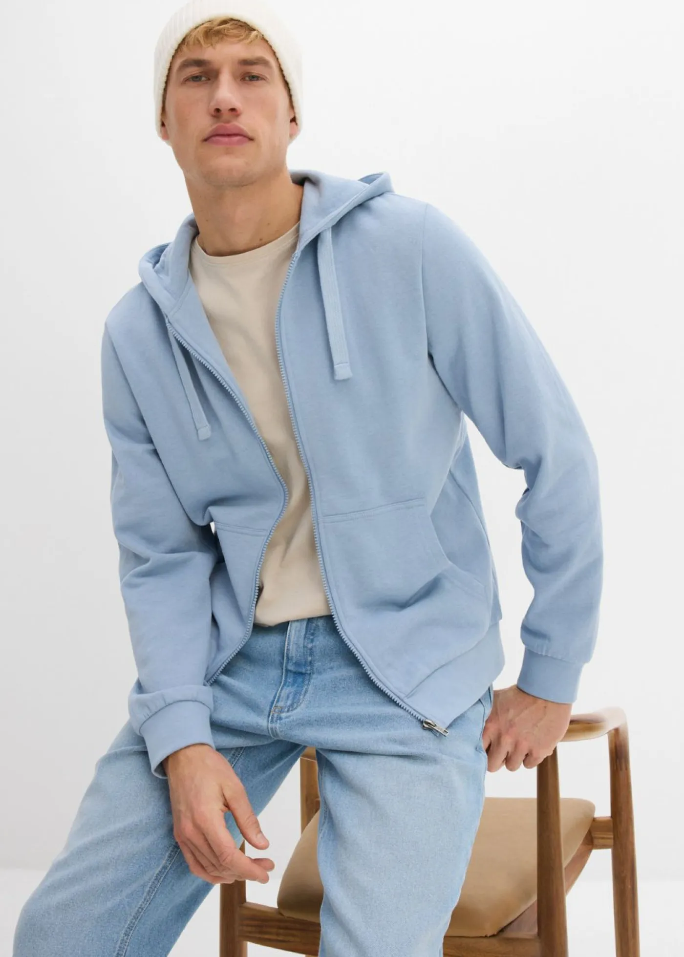 bonprix bonprix Básicos En Rebajas|Ropa Deportiva>Chaqueta de chándal con capucha, regular fit azul pálido