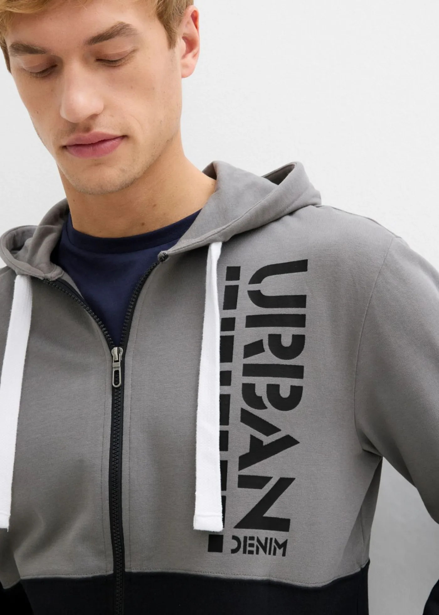 bonprix bonprix Chándals>Chaqueta de chándal con capucha de algodón orgánico Gris ahumado-negro