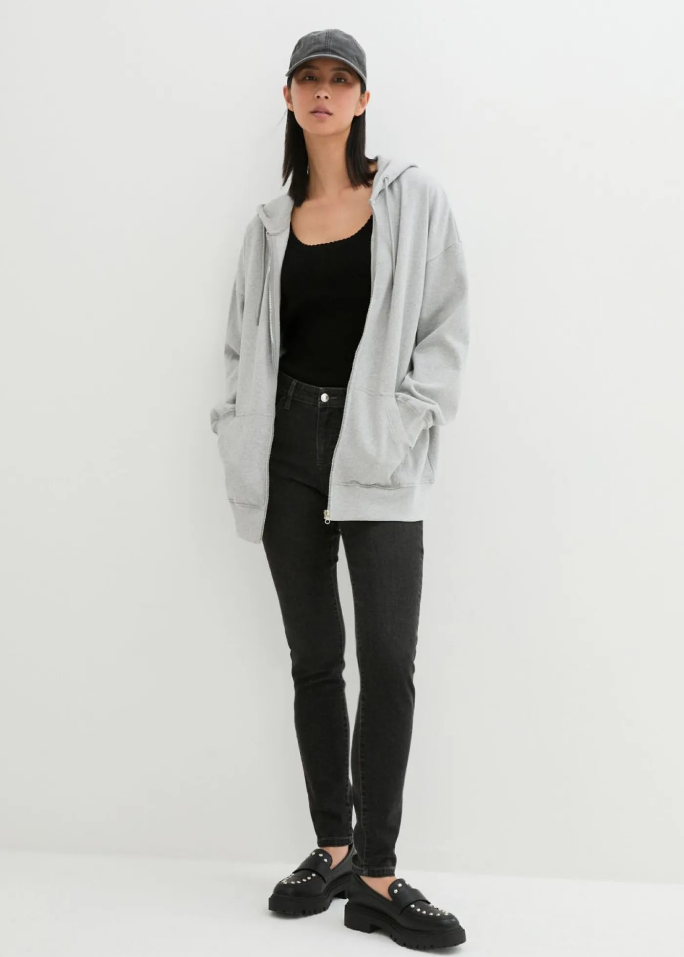 bonprix bonprix Ropa Cómoda>Chaqueta de chándal con capucha Gris claro jaspeado