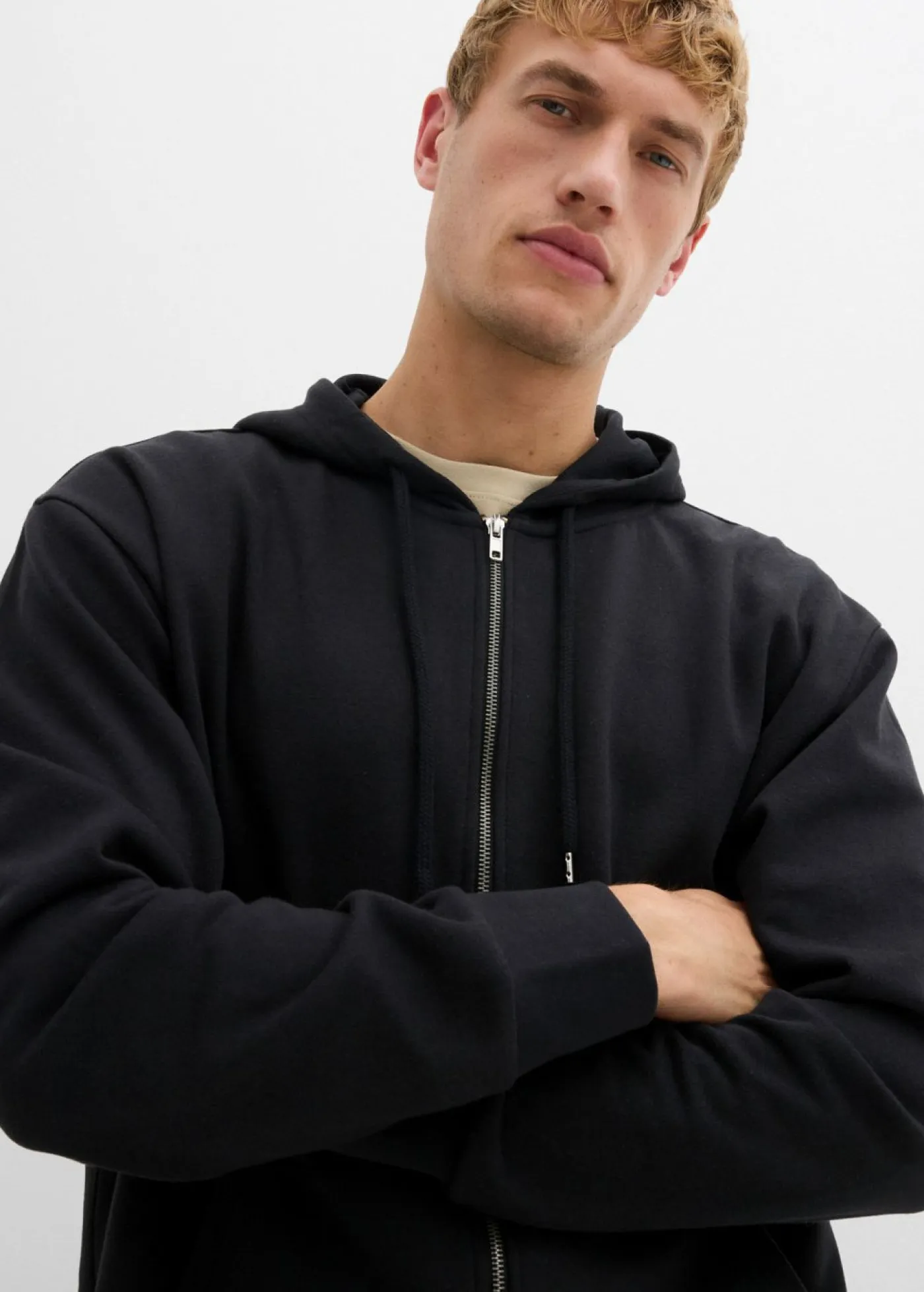 bonprix bonprix Ropa Deportiva|Chándals>Chaqueta de chándal de algodón puro con capucha y corte holgado Negro