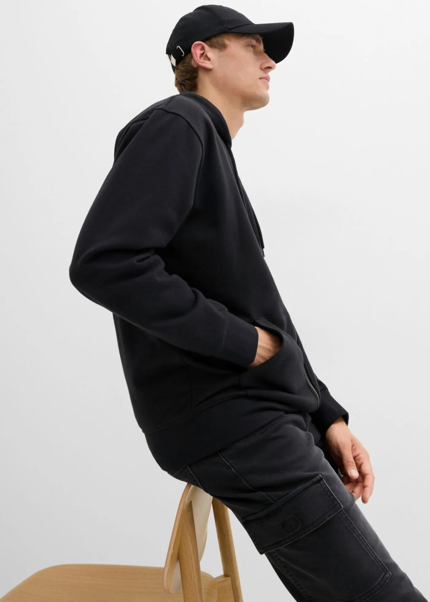 bonprix bonprix Ropa Deportiva|Chándals>Chaqueta de chándal de algodón puro con capucha y corte holgado Negro