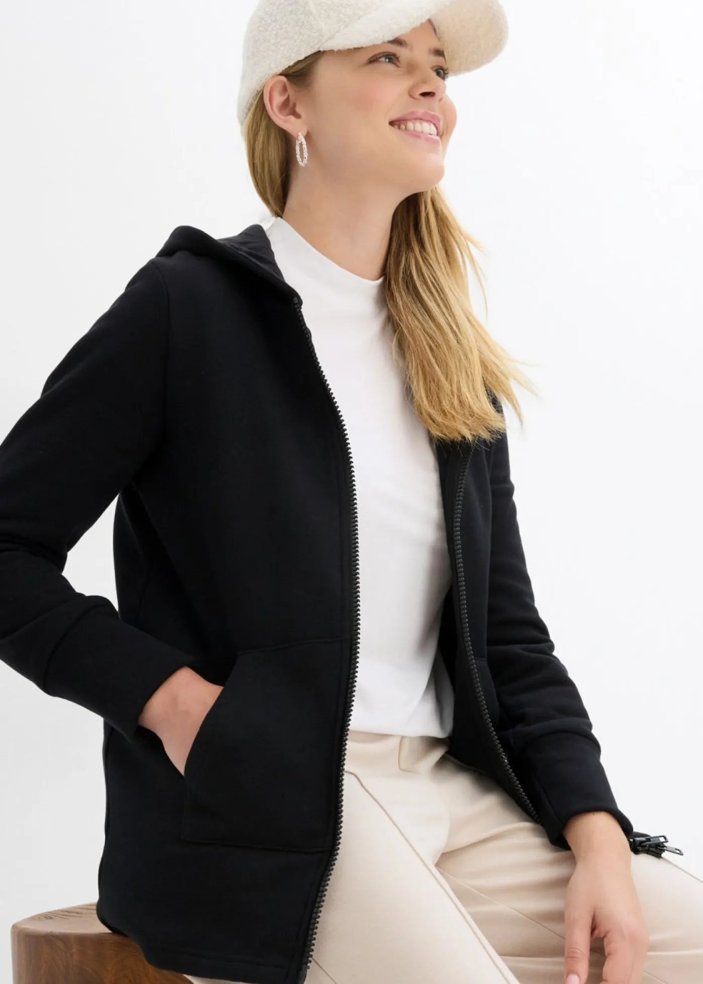 bonprix bonprix Ropa Cómoda>Chaqueta de chándal de suave mezcla de algodón Negro