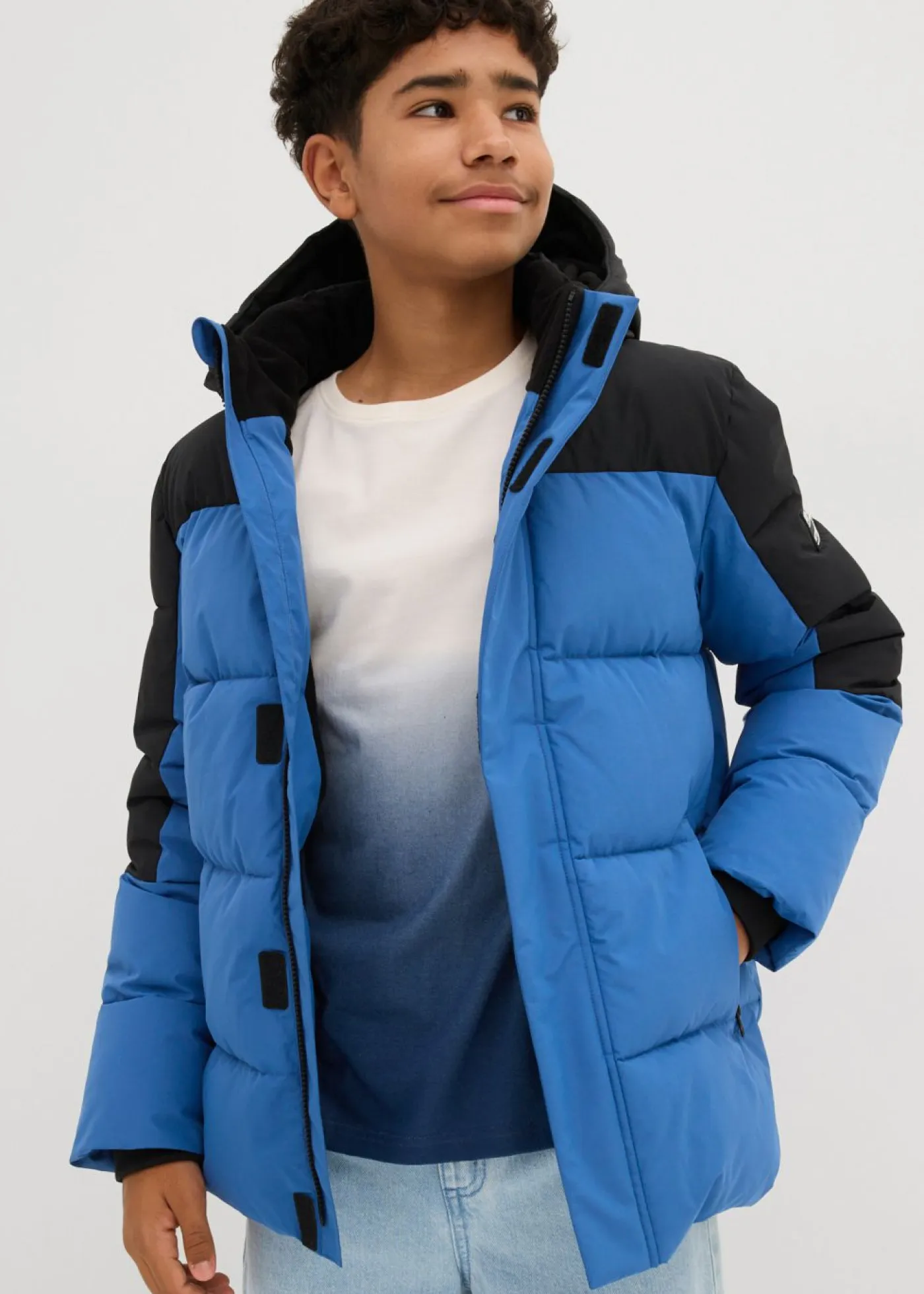 bonprix bonprix Ropa 9 A 16 Años·Chaquetas Y Ropa Outdoor>Chaqueta de invierno con forro polar y repelente al agua Azul-negro