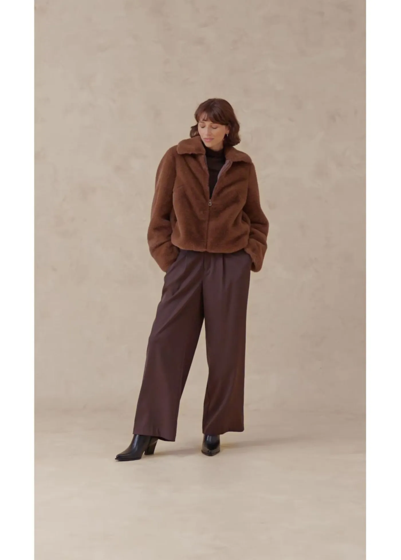 bonprix bonprix Chaquetas Y Abrigos>Chaqueta de pelo sintético marrón pimienta