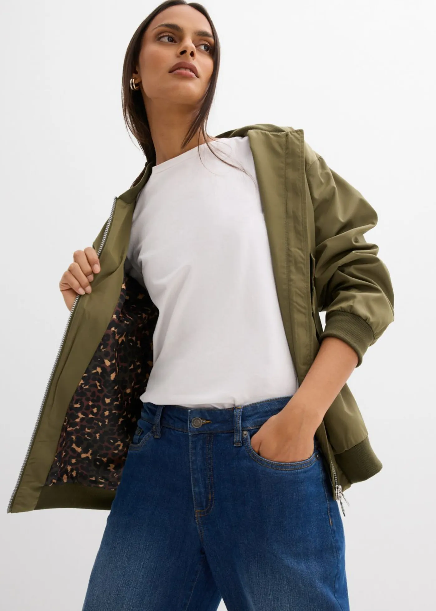 bonprix bonprix Chaquetas Y Abrigos>Chaqueta de piloto ancha con forro de leopardo Verde oliva oscuro